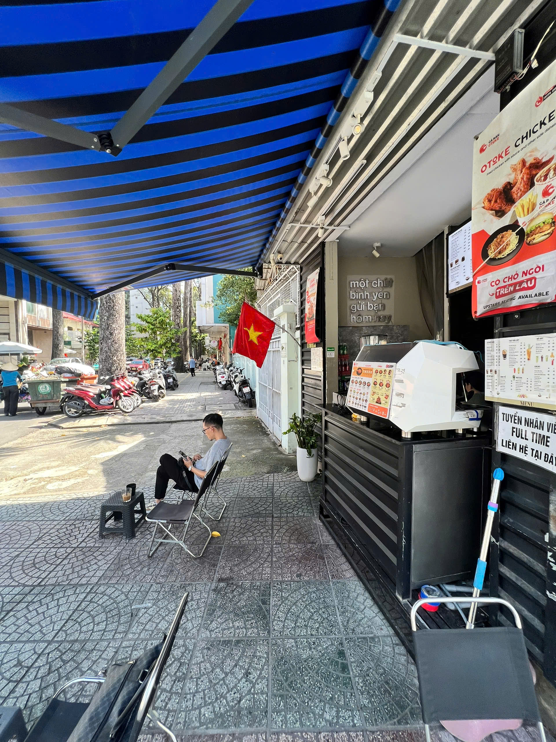  SANG QUÁN CAFE & CỬA HÀNG GÀ RÁN – GÓC 3 MẶT TIỀN CỰC HIẾM, ĐƯỜNG LÊ THỊ RIÊNG, Q.1