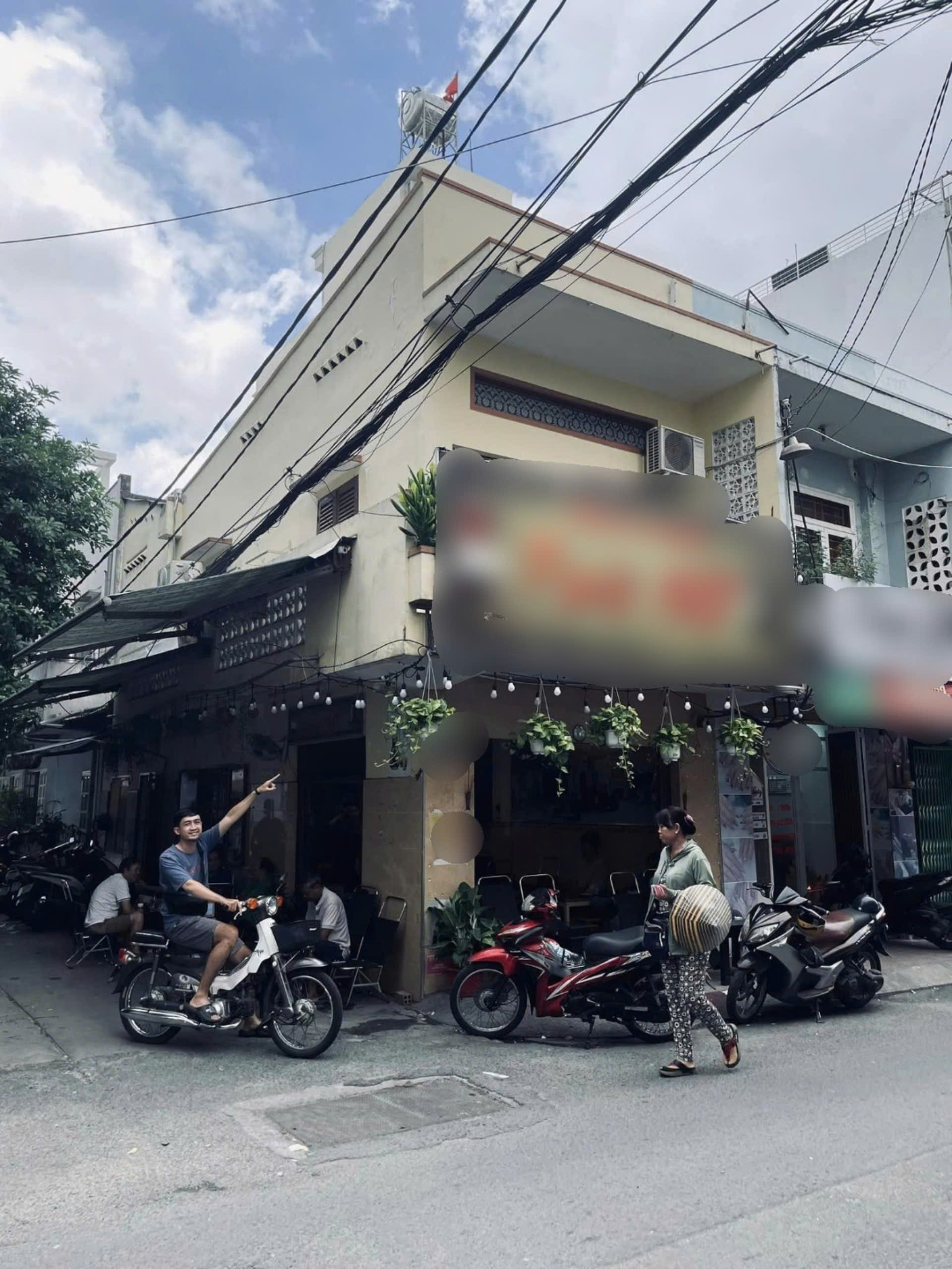 Sang quán cafe góc 2 mặt tiền , ngay ngã tư đường Lạc Long Quân , Quận 11