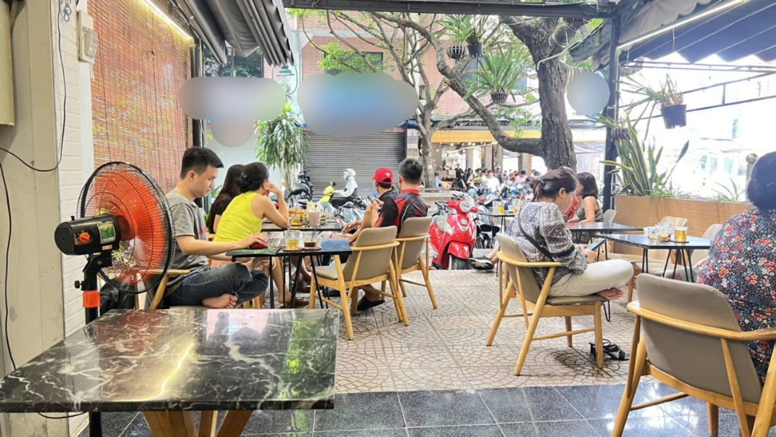 Sang quán cafe mặt tiền đường Lý Thường Kiệt , Phường 15 , Quận 11 