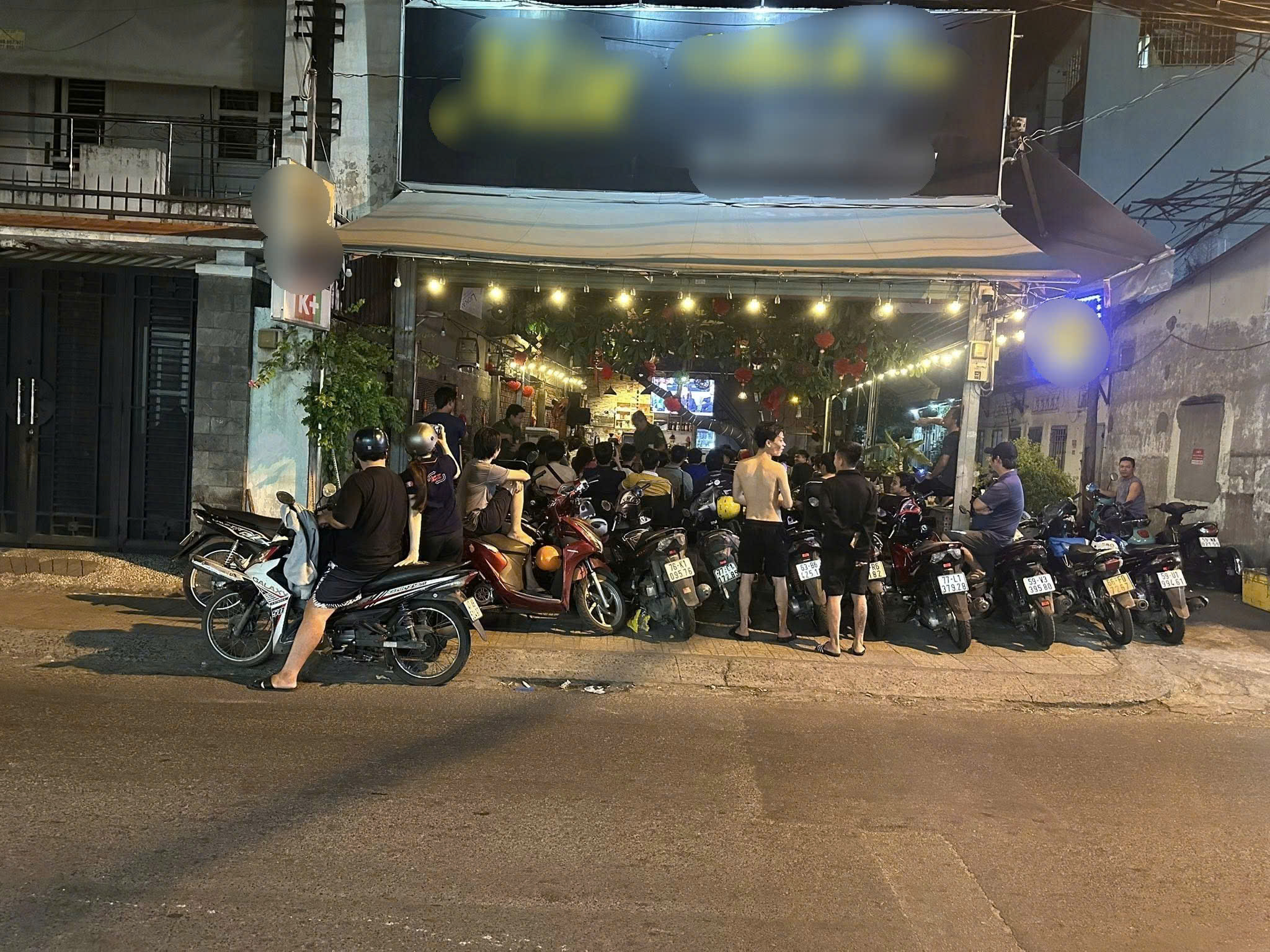 Sang quán cafe căn góc 2MT vị trí cực kì đông đúc, Phường 11, Gò Vấp 