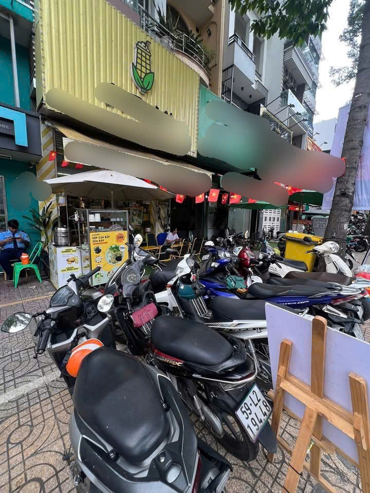 Sang nhượng quán cà phê mặt tiền đường Nguyễn Chí Thanh, Quận 5.