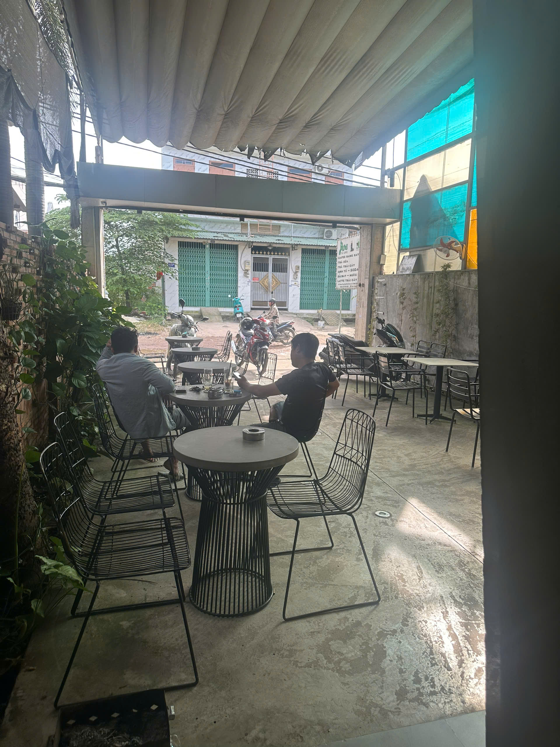 Sang quán cafe Quận Bình Chánh - vị trí đẹp 