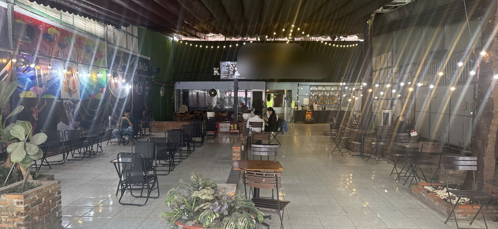 Sang quán cafe 500m2 – mặt tiền đường lớn Vĩnh Lộc B, chỗ đậu ô tô thoải mái