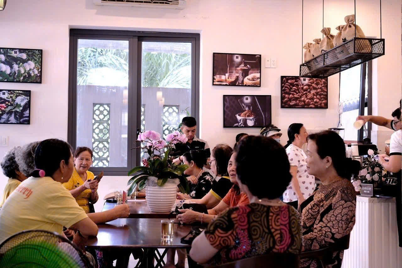 Sang quán cafe có thương hiệu, góc 2 mặt tiền đường số 5, KDC Lê Thành, An Lạc, Bình Tân