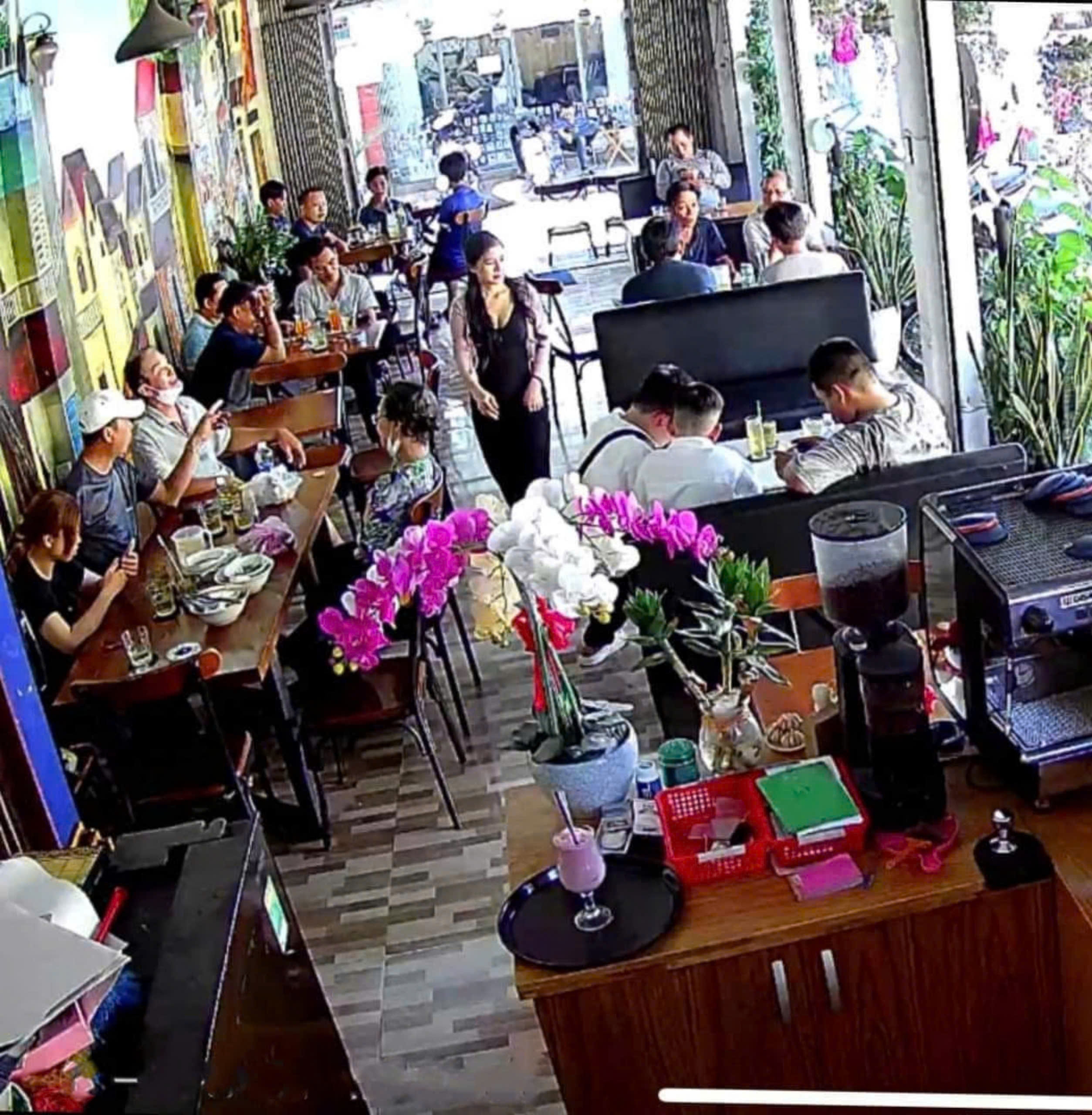 Sang quán cafe góc 2MT đẹp khu Tên Lửa  Bình Tân 