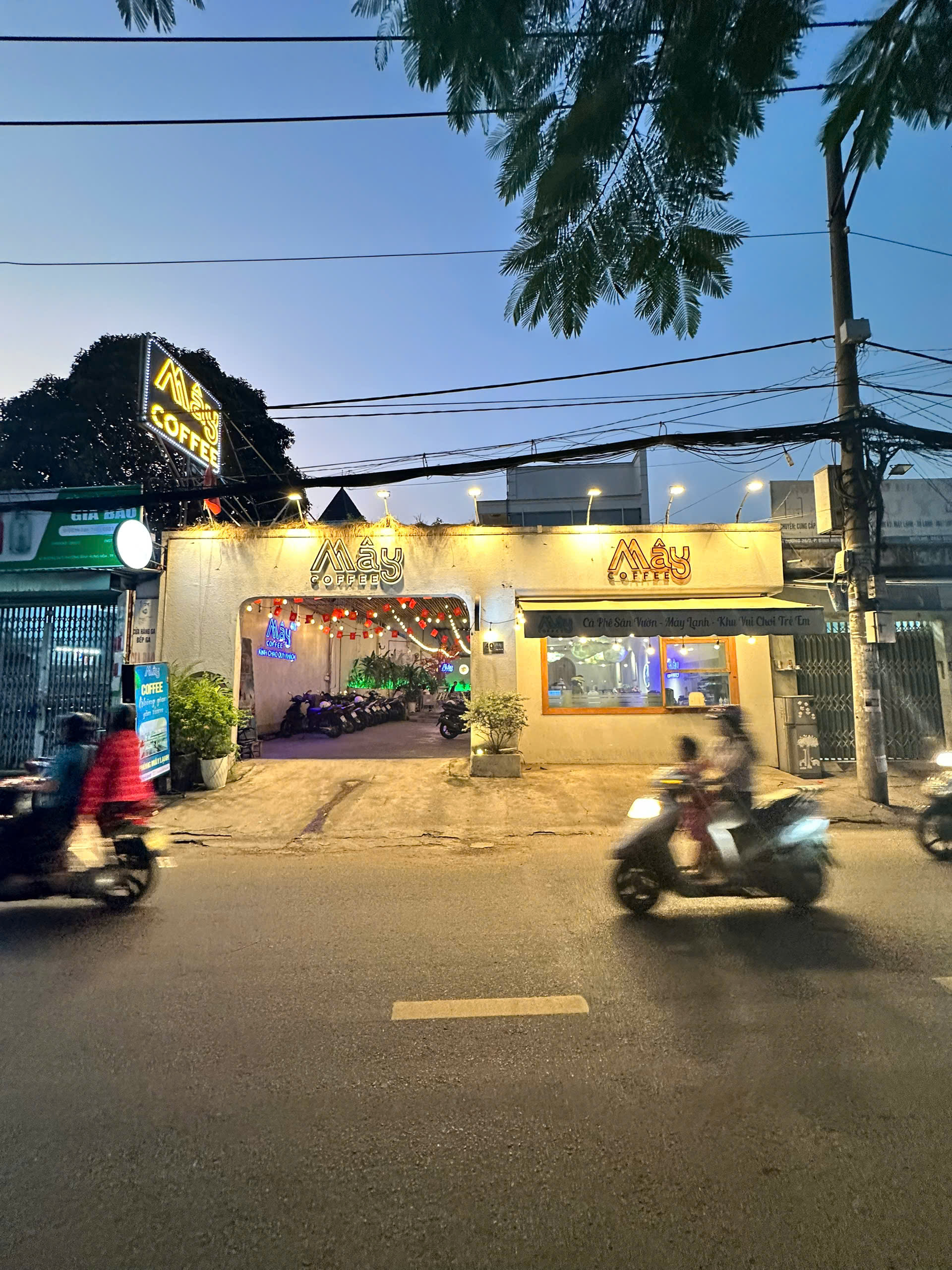 SANG NHƯỢNG QUÁN CÀ PHÊ SÂN VƯỜN ĐẸP – GẦN AEON Mall Tân Phú Celadon (QUẬN BÌNH TÂN)