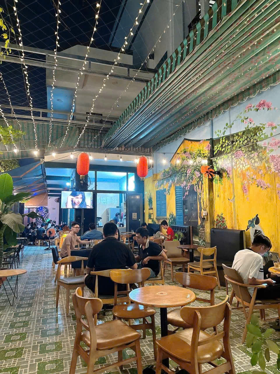 Cần sang quán cafe căn góc 2 mặt tiền, Liên khu 4-5, Bình Tân