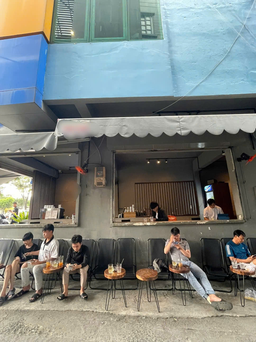 Sang quán cafe văn phòng góc 2 mặt tiền đường lớn P. 15, Bình Thạnh.