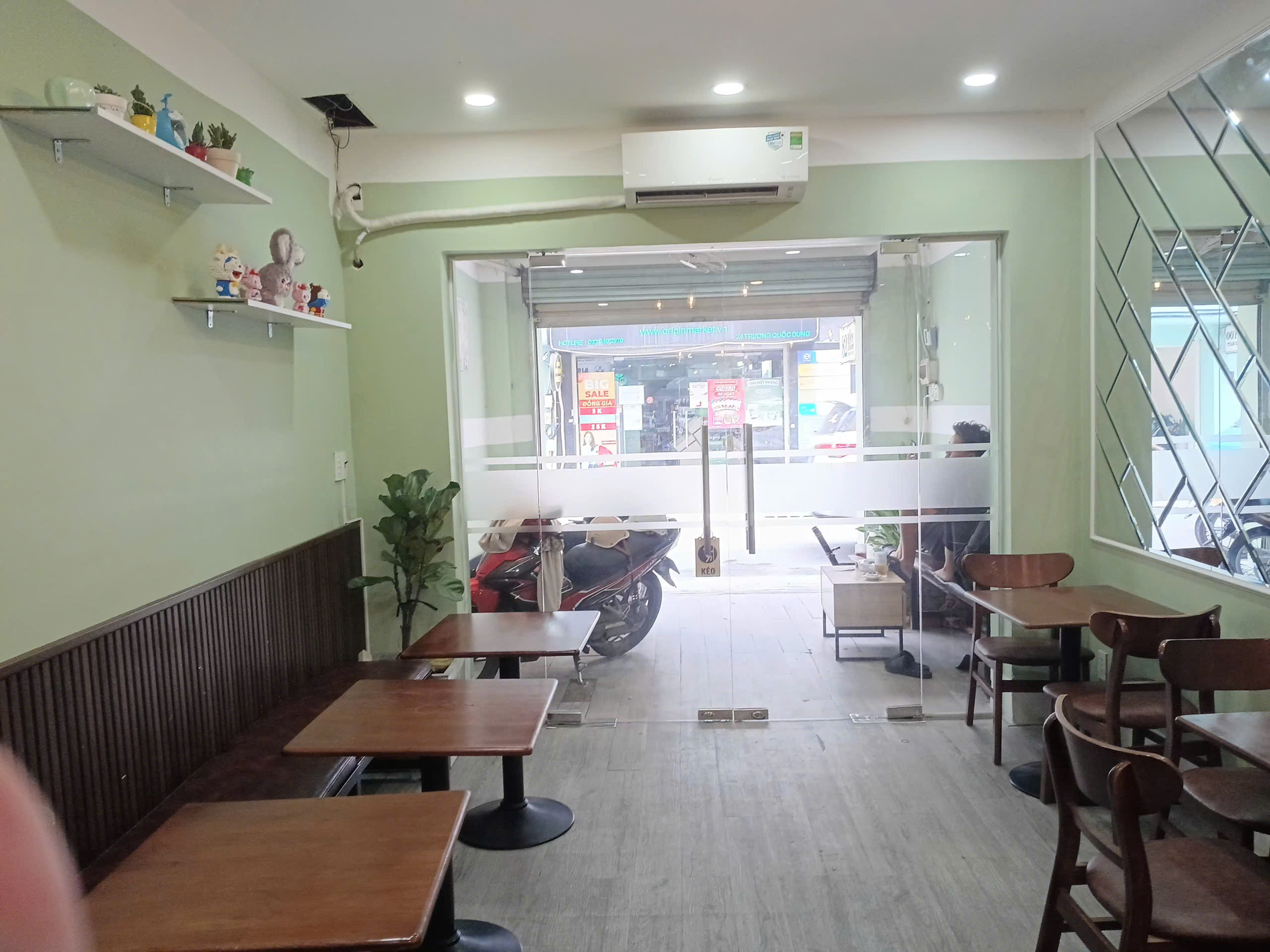 SANG NHƯỢNG QUÁN CAFE – VỊ TRÍ ĐẸP, KHÔNG CHUNG CHỦ – GIÁ TỐT QUẬN PHÚ NHUẬN 