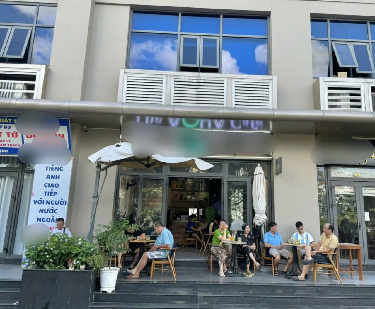 Sang quán cafe Mặt tiền đường lớn ngay chung cư , Quận Bình Thạnh