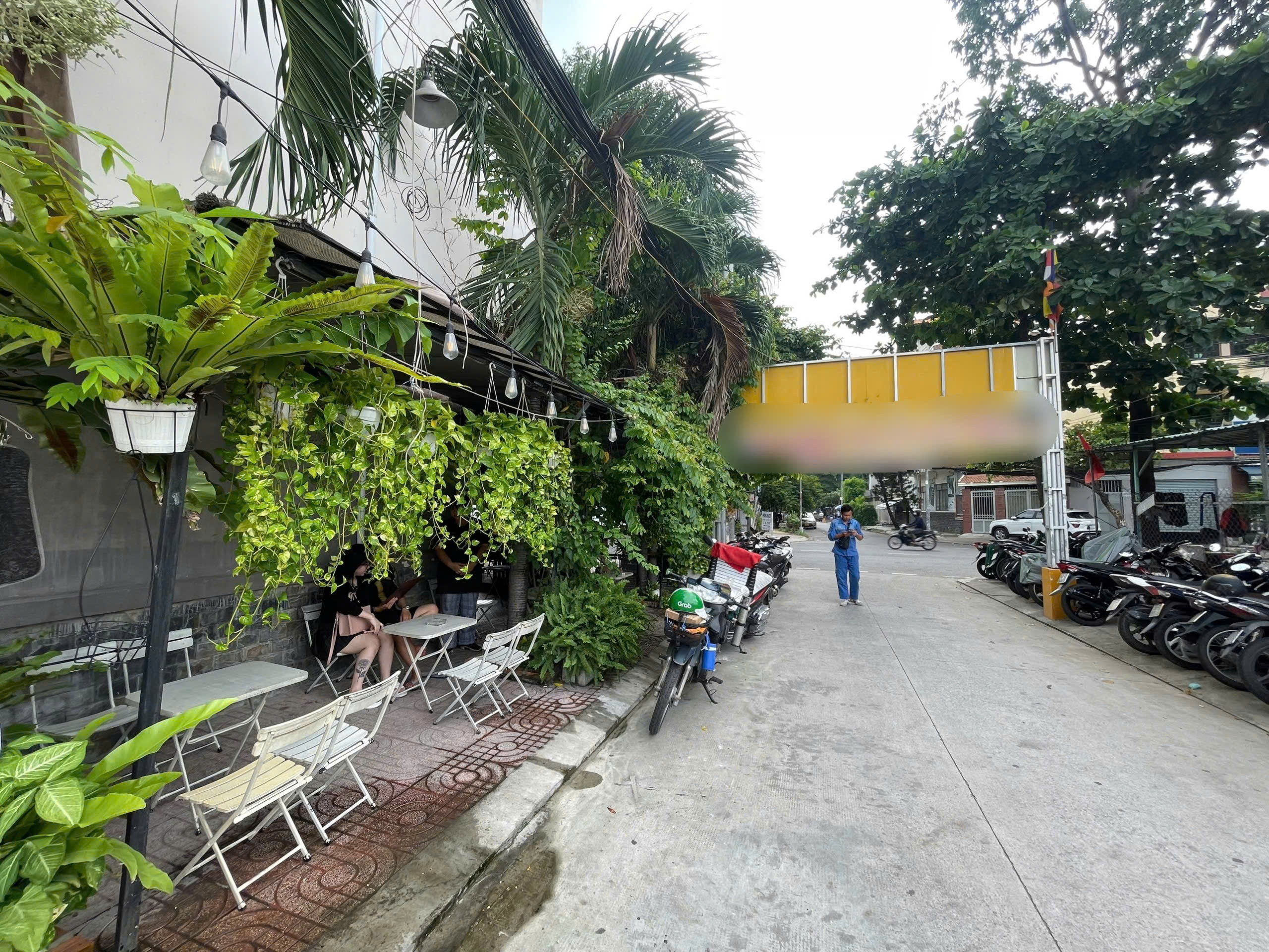 Sang quán cafe góc 2 mặt tiền – Phường 13, Bình Thạnh