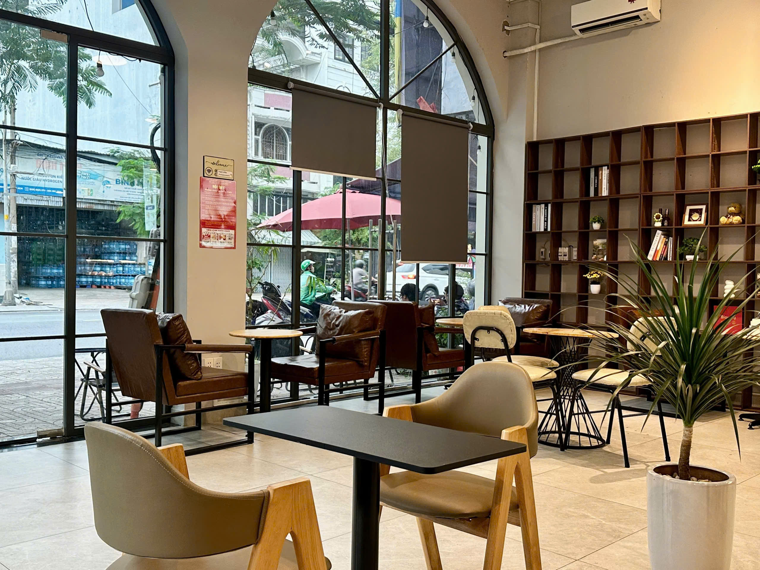 Tìm chủ mới quán cà phê góc 2 mặt tiền tại khu Cư xá Chu Văn An, Bình Thạnh