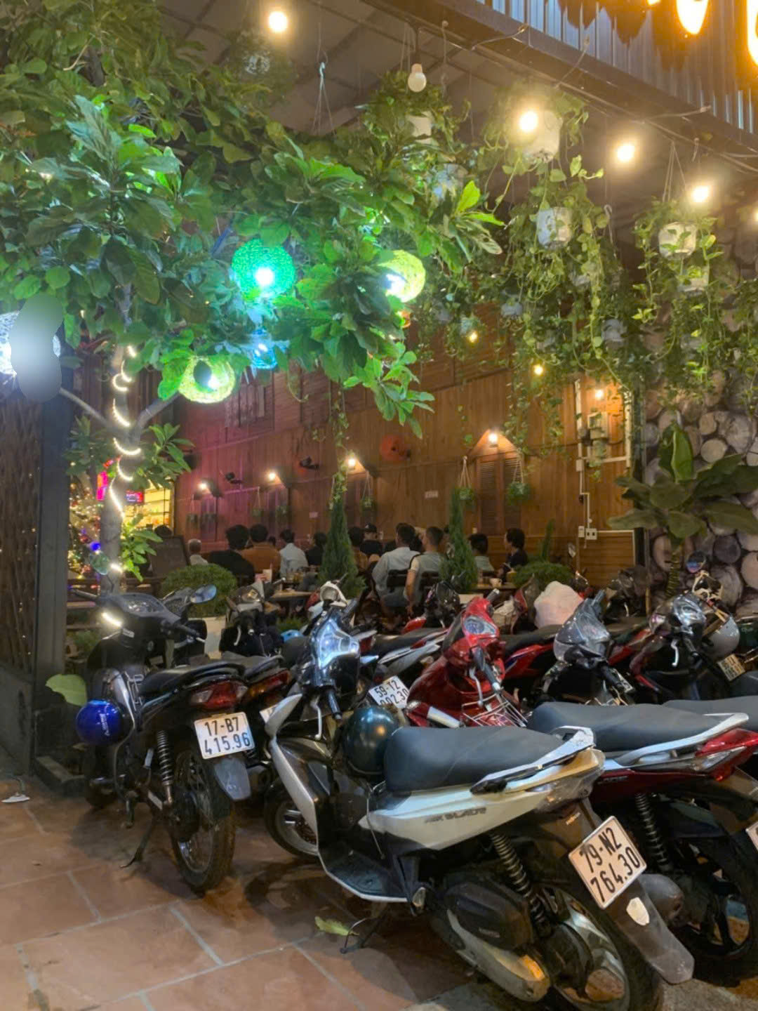 Sang quán cafe mặt tiền đường lớn , đối diện Cao Đẳng , Quận gò vấp 