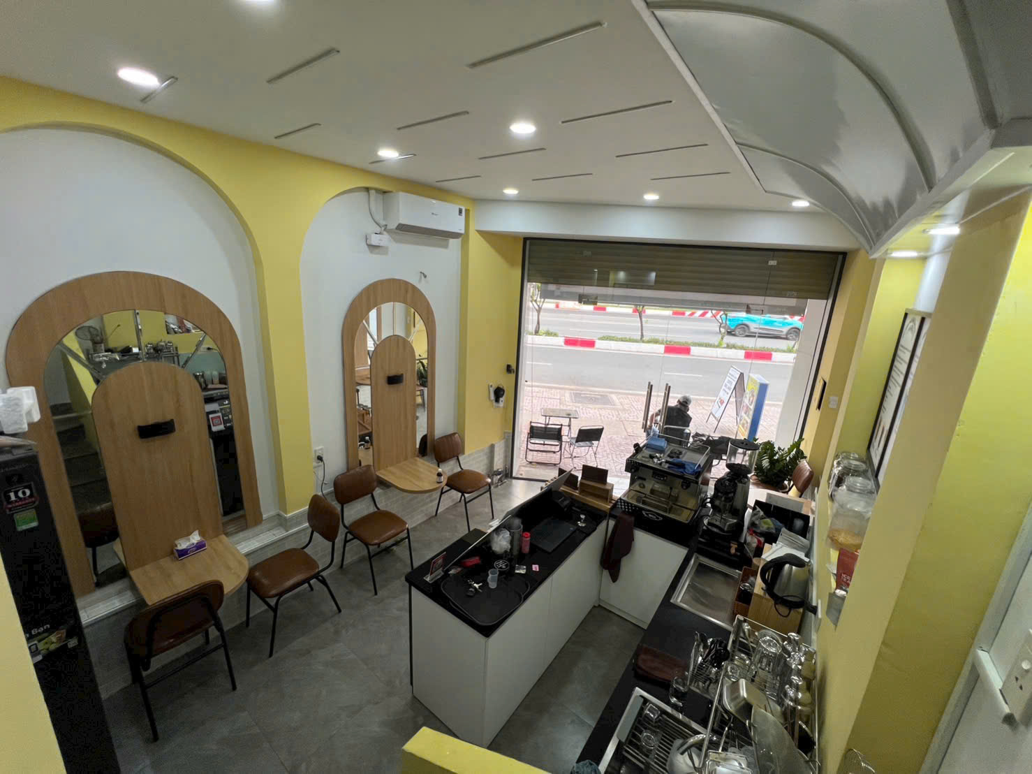 Sang quán cà phê Trung Nguyên – mặt tiền Phạm Văn Đồng, Gò vấp