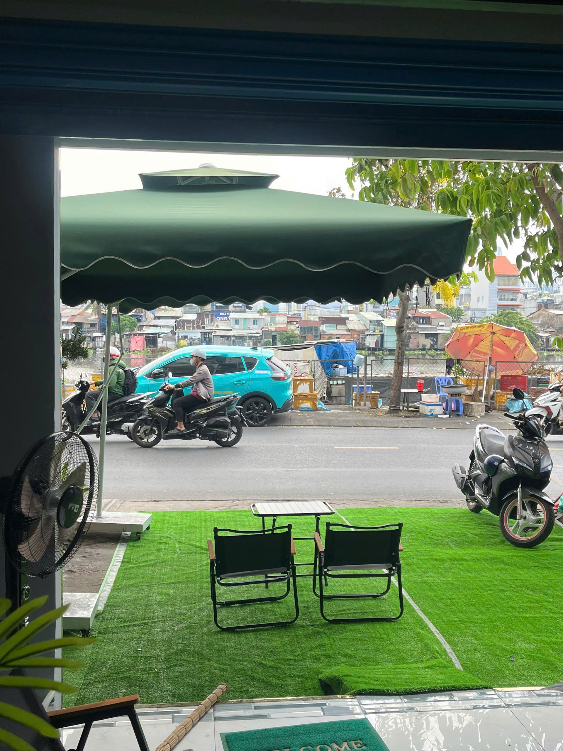 Sang quán cafe mặt tiền đường, Phường Tân Hưng, Quận 7