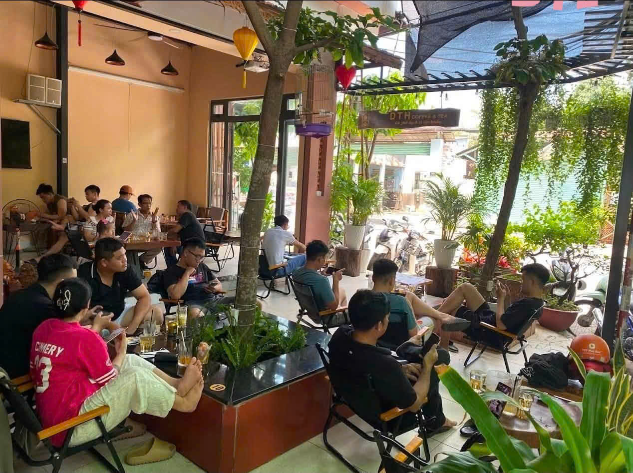 Cần chuyển nhượng quán cà phê góc 2 mặt tiền tại Phường 17, Gò Vấp, ngay giao lộ Nguyễn Oanh – Lê Đức Thọ. 