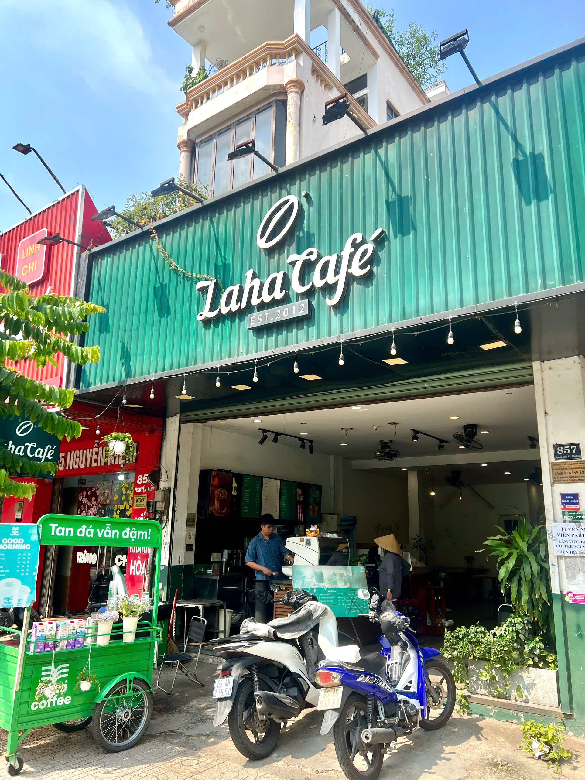 Sang quán cà phê Laha Coffee – mặt tiền Nguyễn Kiệm, Gò Vấp