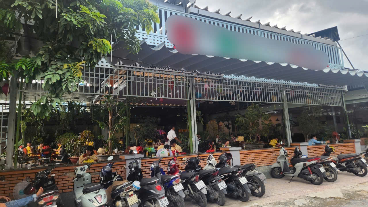 Sang quán cà phê cơm văn phòng sân vườn 1.000m² tại P.14, Gò Vấp