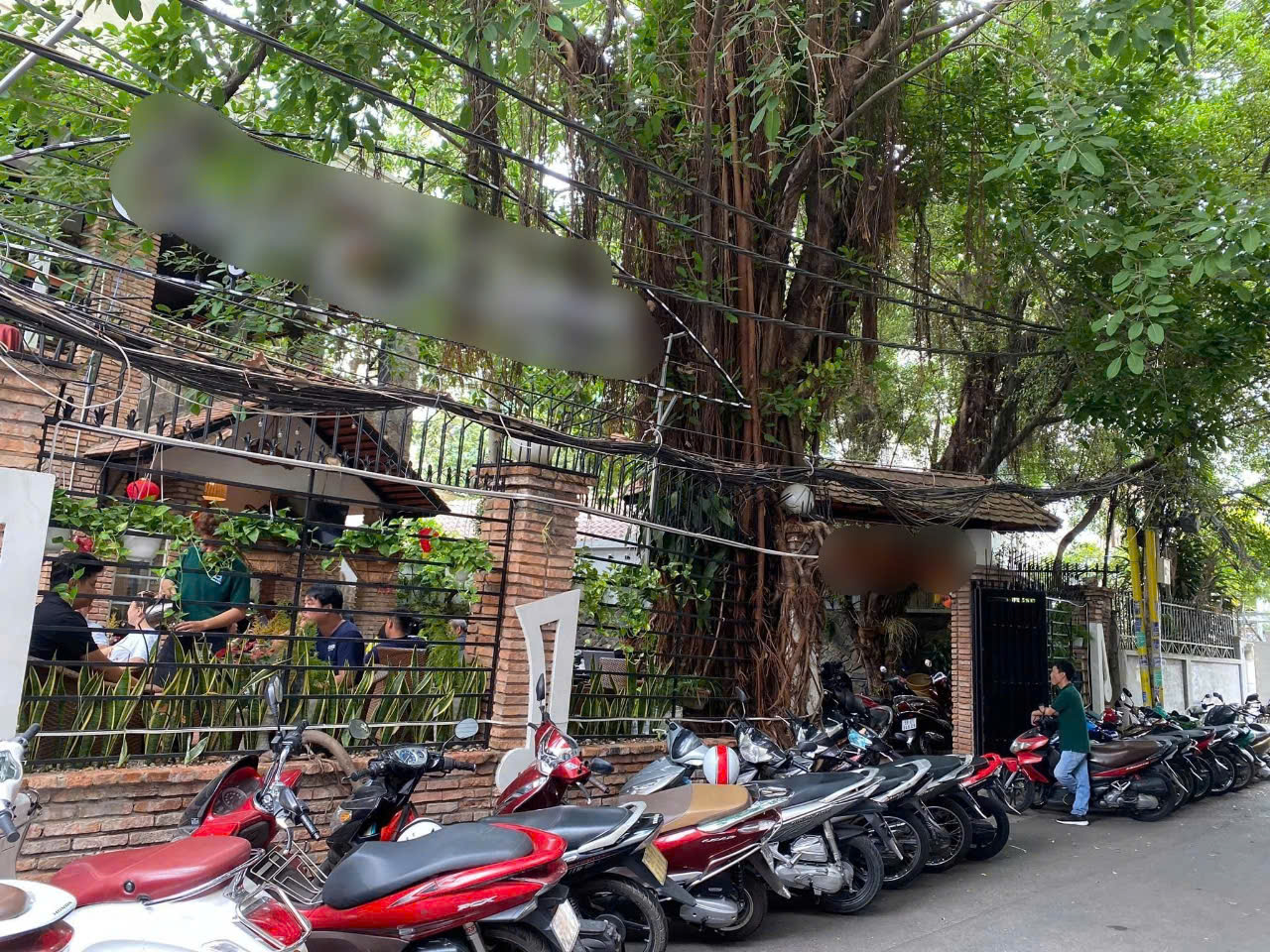 Sang nhượng quán cafe + cơm văn phòng lượng khách đông, Phường 5, Quận Phú Nhuận  