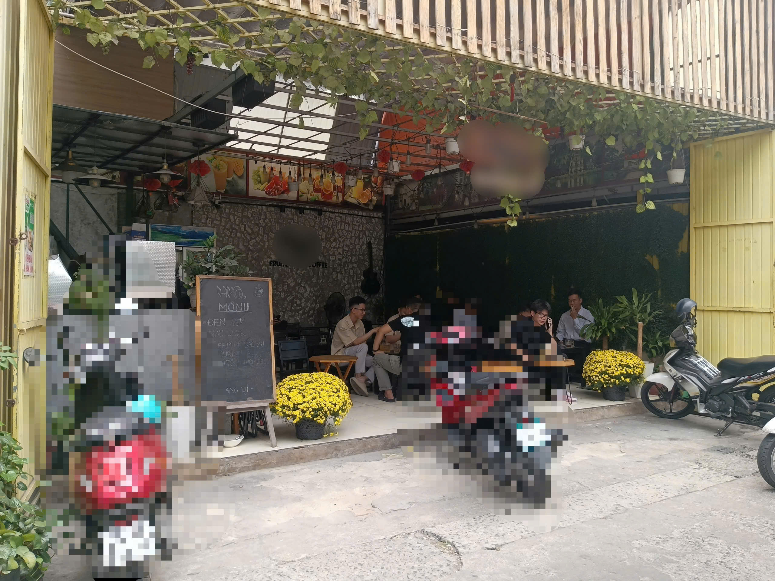 Sang nhượng quán cafe núp hẻm đông khách – Phan Đăng Lưu, Phú Nhuận
