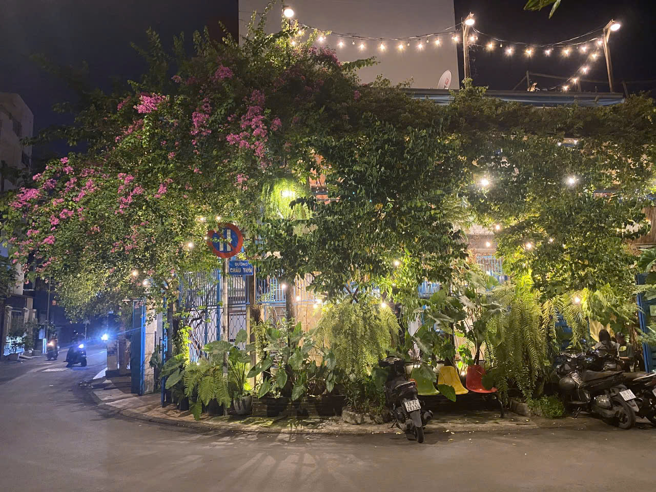 Sang quán cafe góc 2 mặt tiền cư xá Bắc Hải, Quận 10