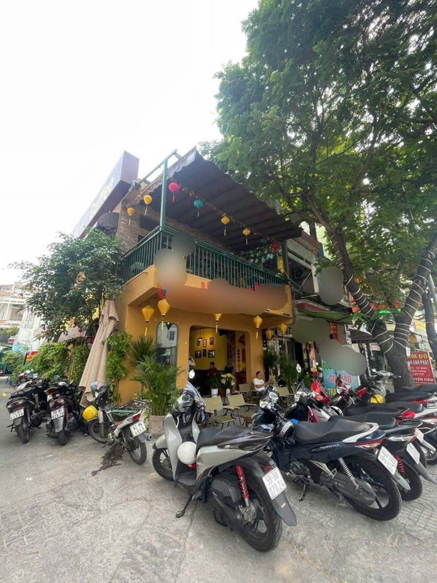 Sang quán cafe góc 2 mặt tiền Hòa Bình, Quận 11