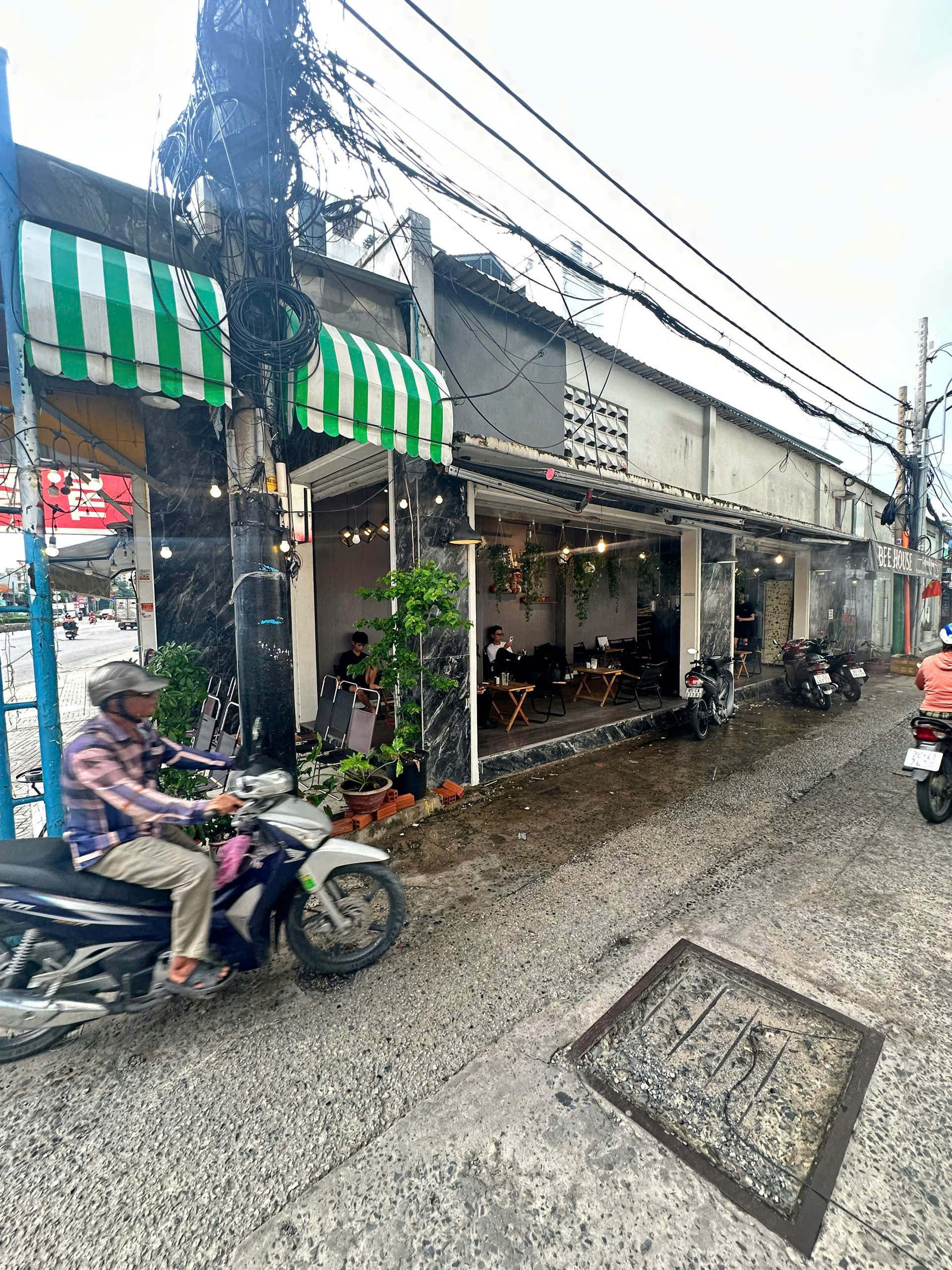 Sang quán cà phê góc 2 mặt tiền – Hà Huy Giáp, Quận 12