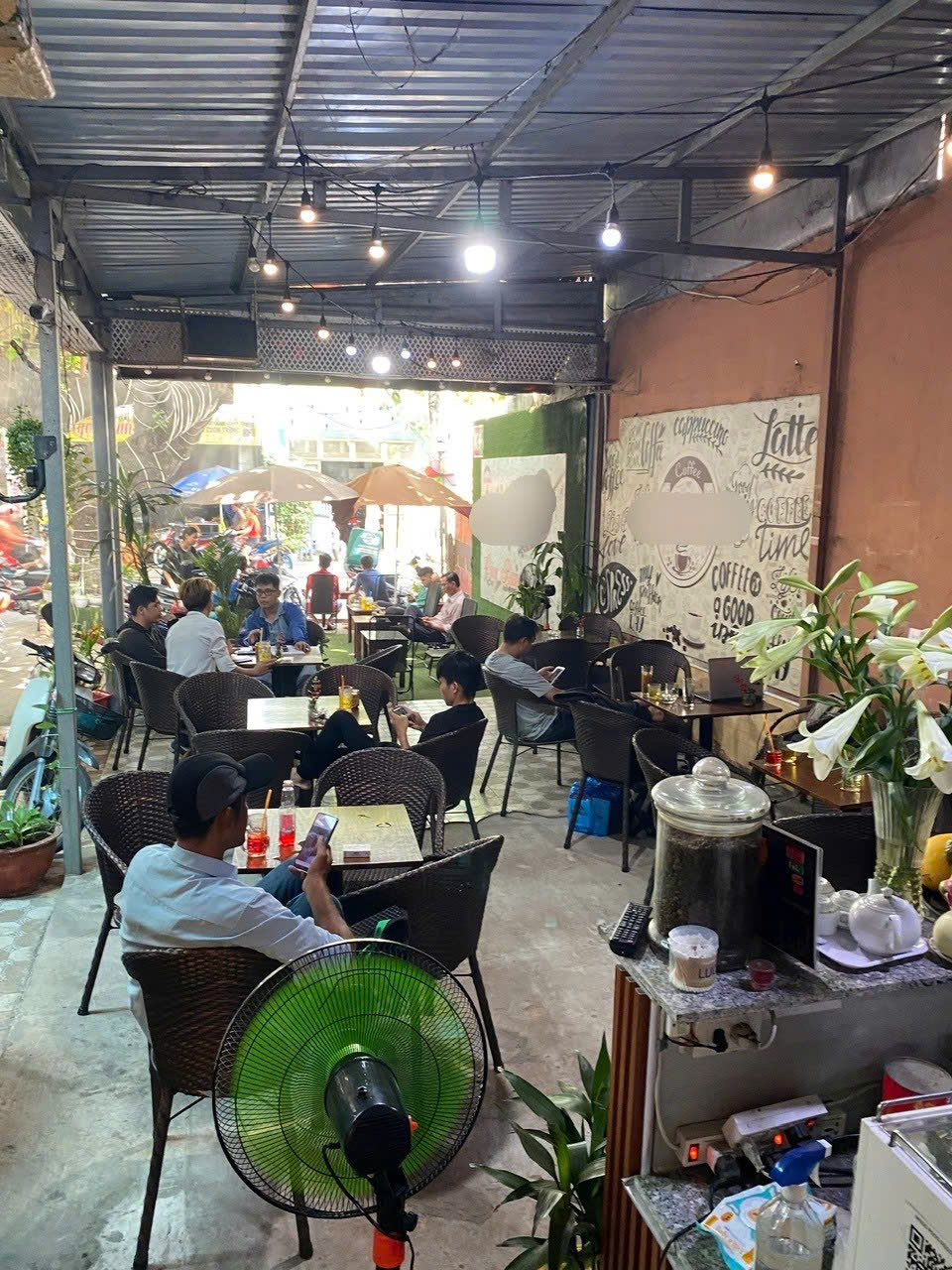 Sang nhượng quán cà phê mặt tiền Hiệp Thành, Quận 12