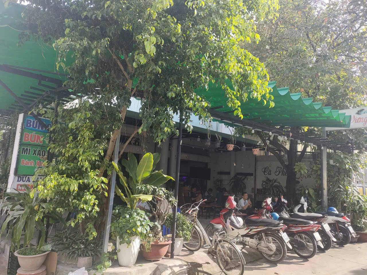 Sang quán cafe 2 mặt tiền góc ngã tư Trường Chinh, Quận 12.