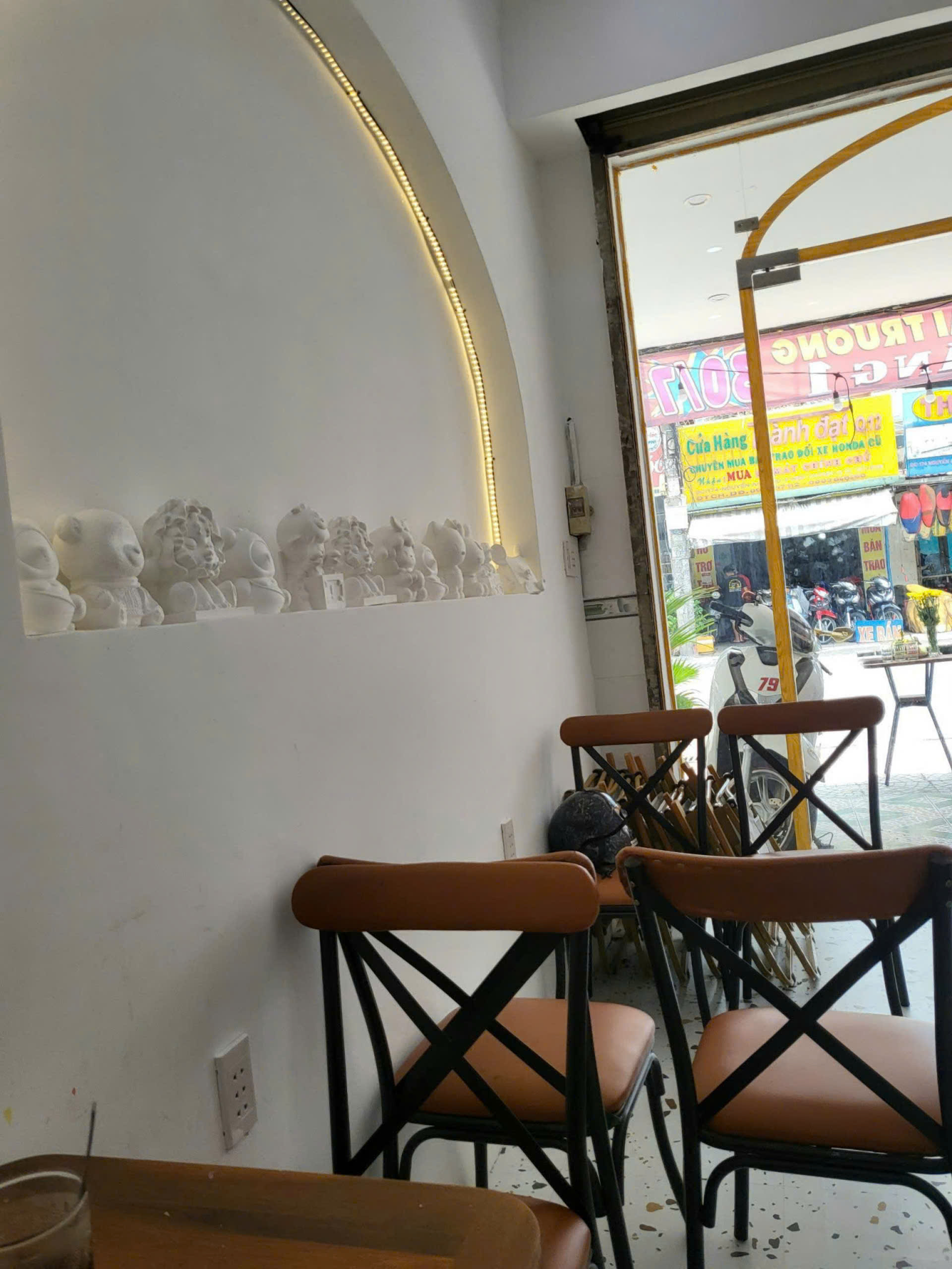 Sang quán cafe , trà sữa mặt tiền đường lớn P. Hiệp Thành, quận 12