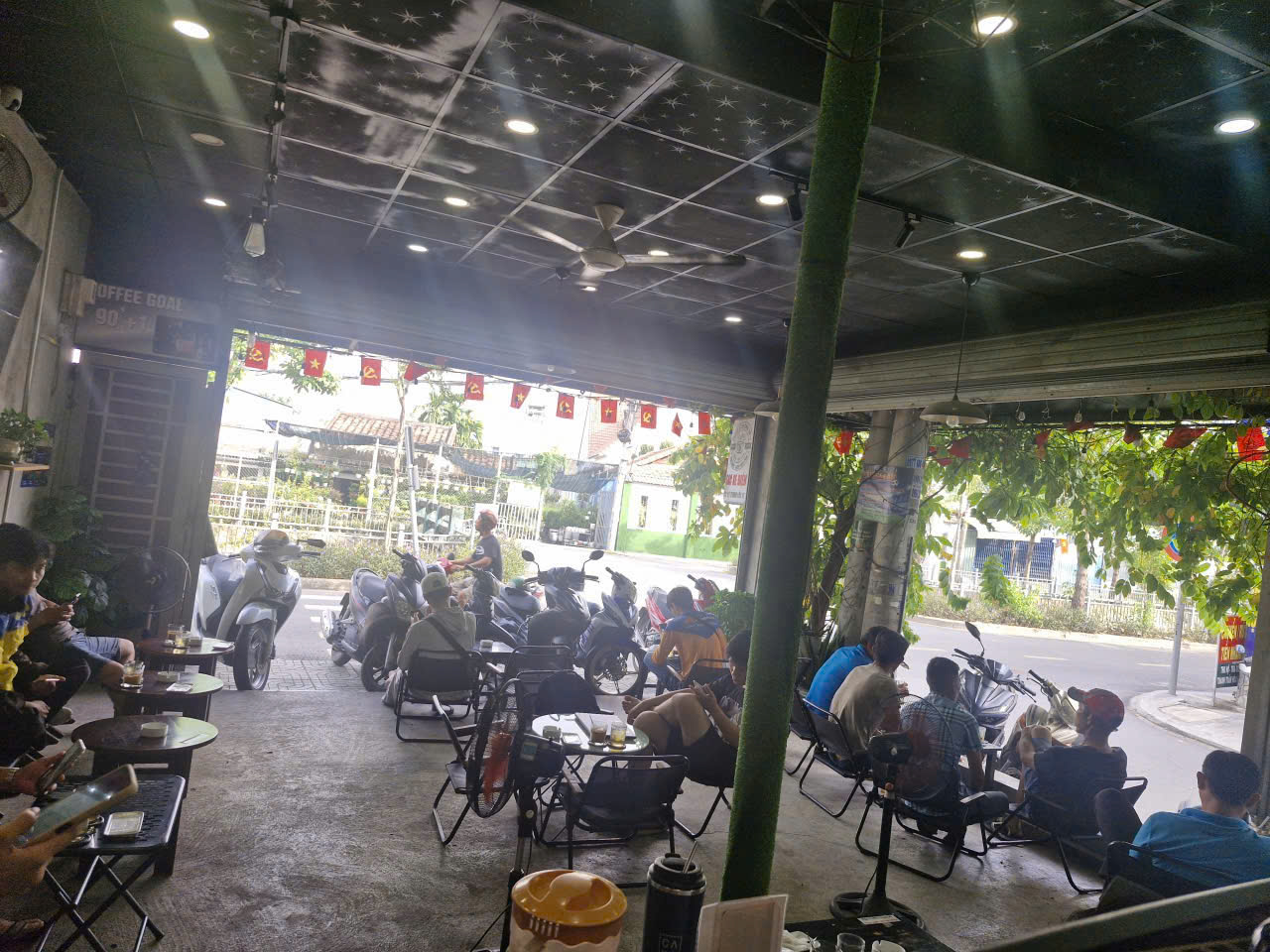 Sang quán cafe góc 2MT Hạnh Lộc 17, P. An Phú Đông, Quận 12