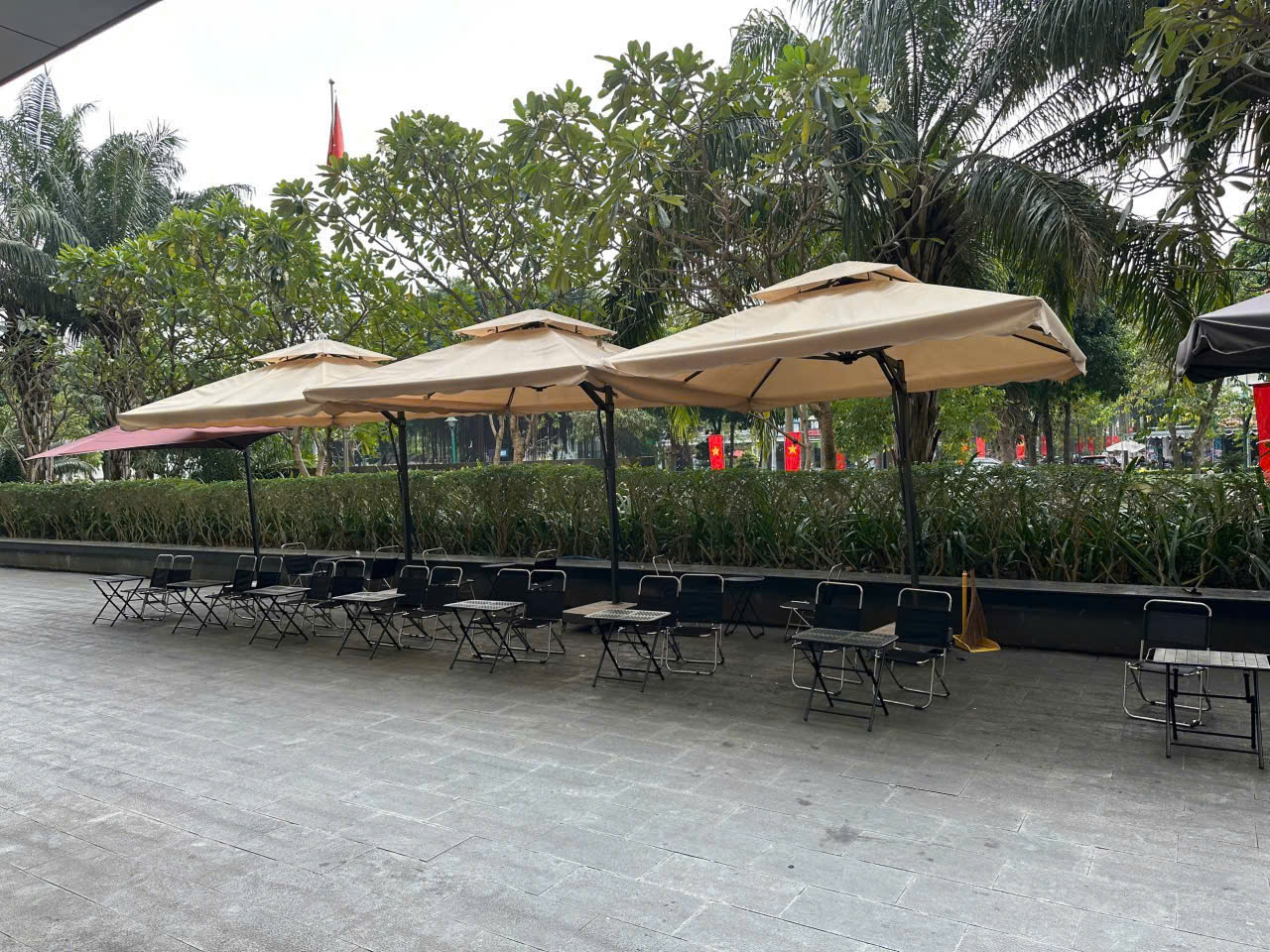 Sang quán cà phê mặt tiền chung cư Hiệp Thành, Quận 12.