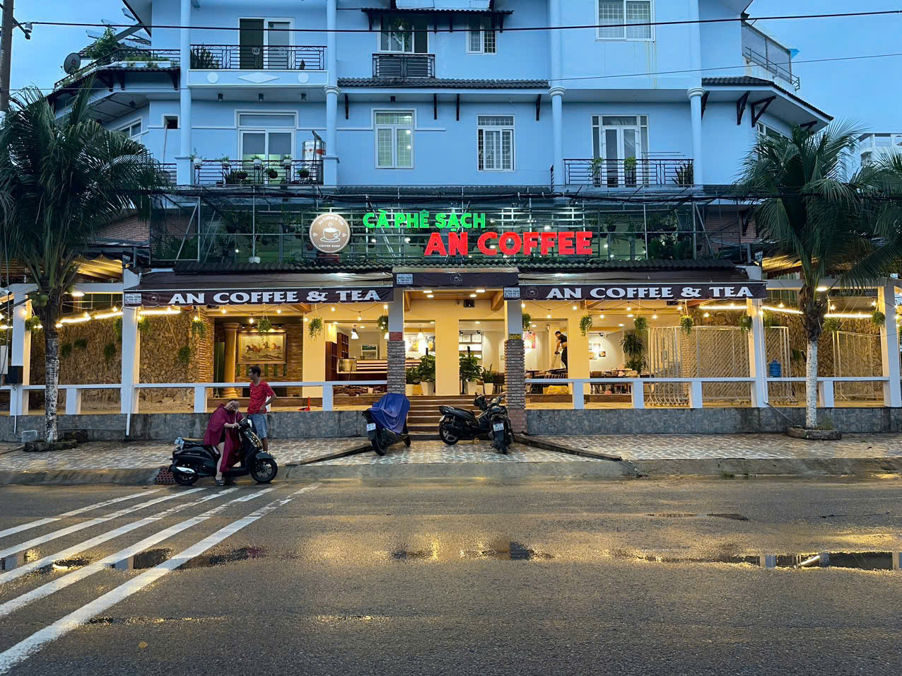 sang quán cafe mặt bằng rộng quận 12