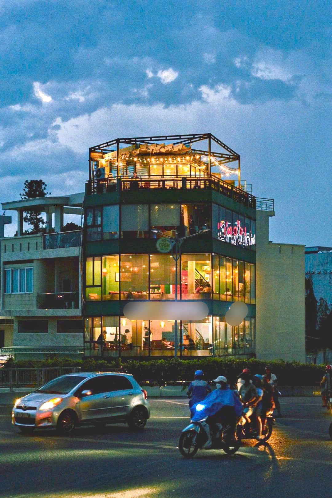 Sang quán cafe căn góc 2MT, view 360 độ, Phường 11, Quận 6