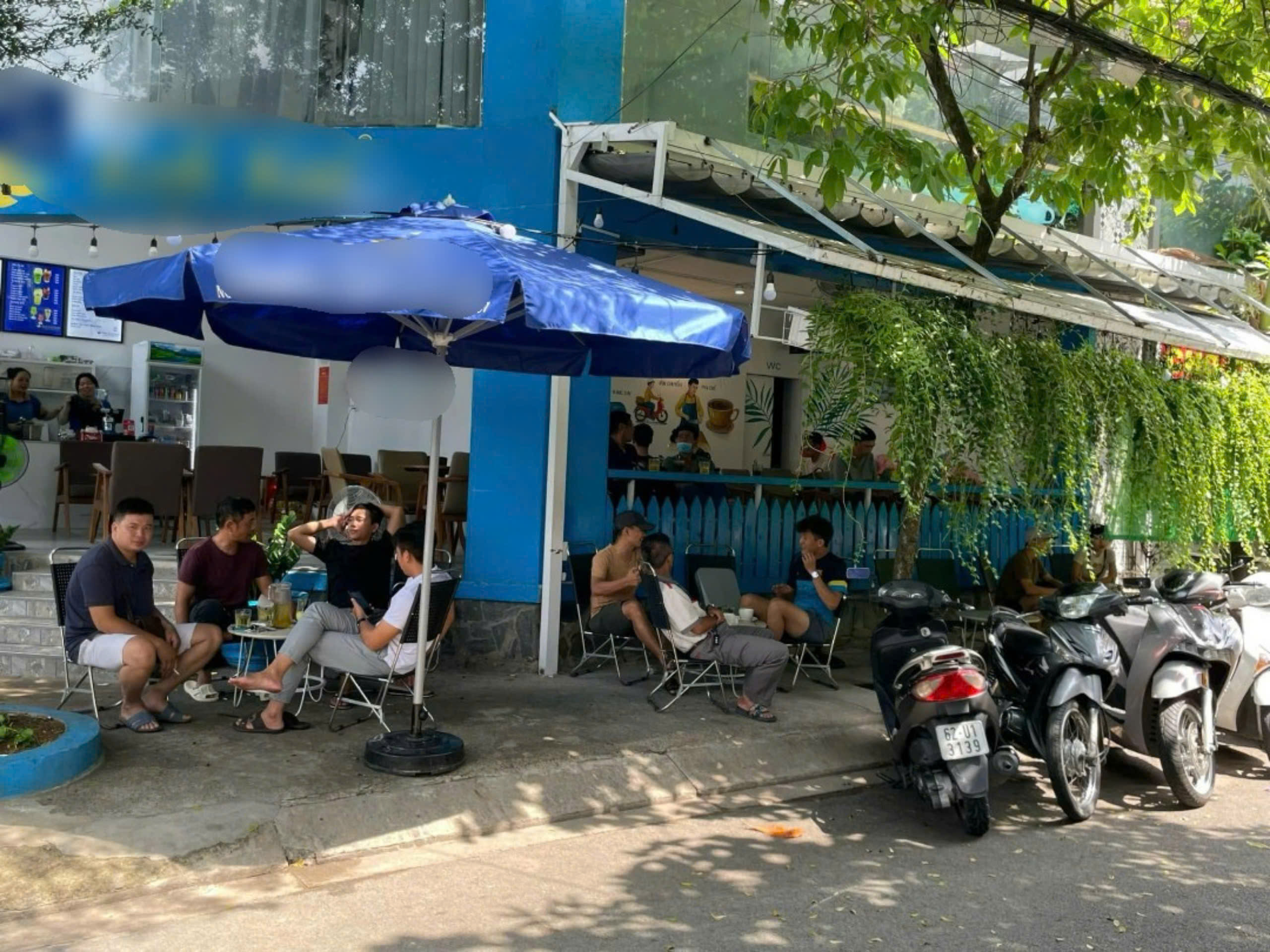 Sang quán cafe góc 2MT Quận 7 Sầm uất