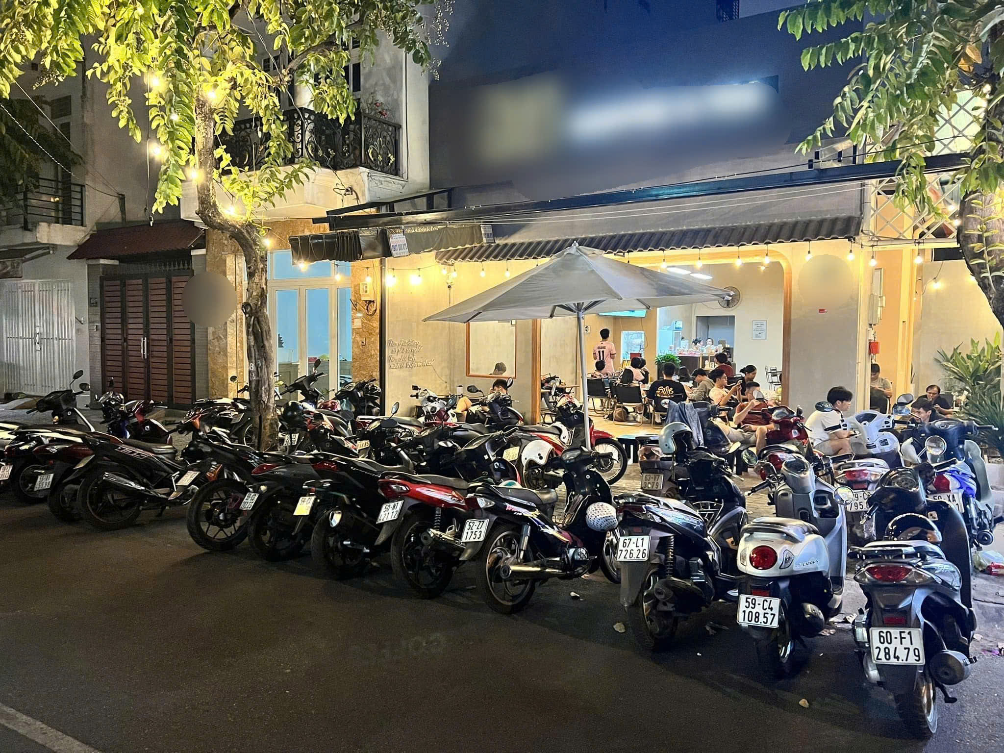 Sang quán cafe đẹp gần Lotte mặt tiền đường Lớn, Tân Quy, Quận 7 