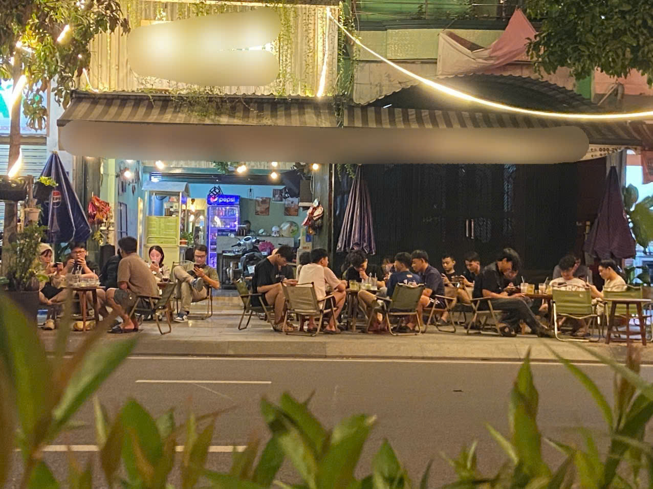 Sang quán cà phê view ngắm máy bay – Phường 13, Quận Tân Bình