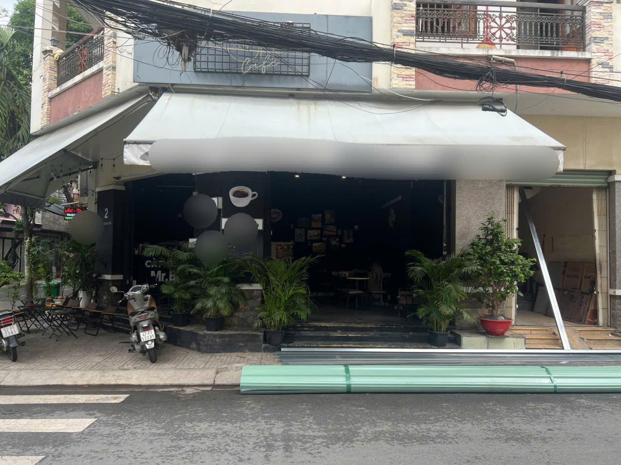 Cần sang quán cà phê góc 2 mặt tiền tại Phường 13, Tân Bình
