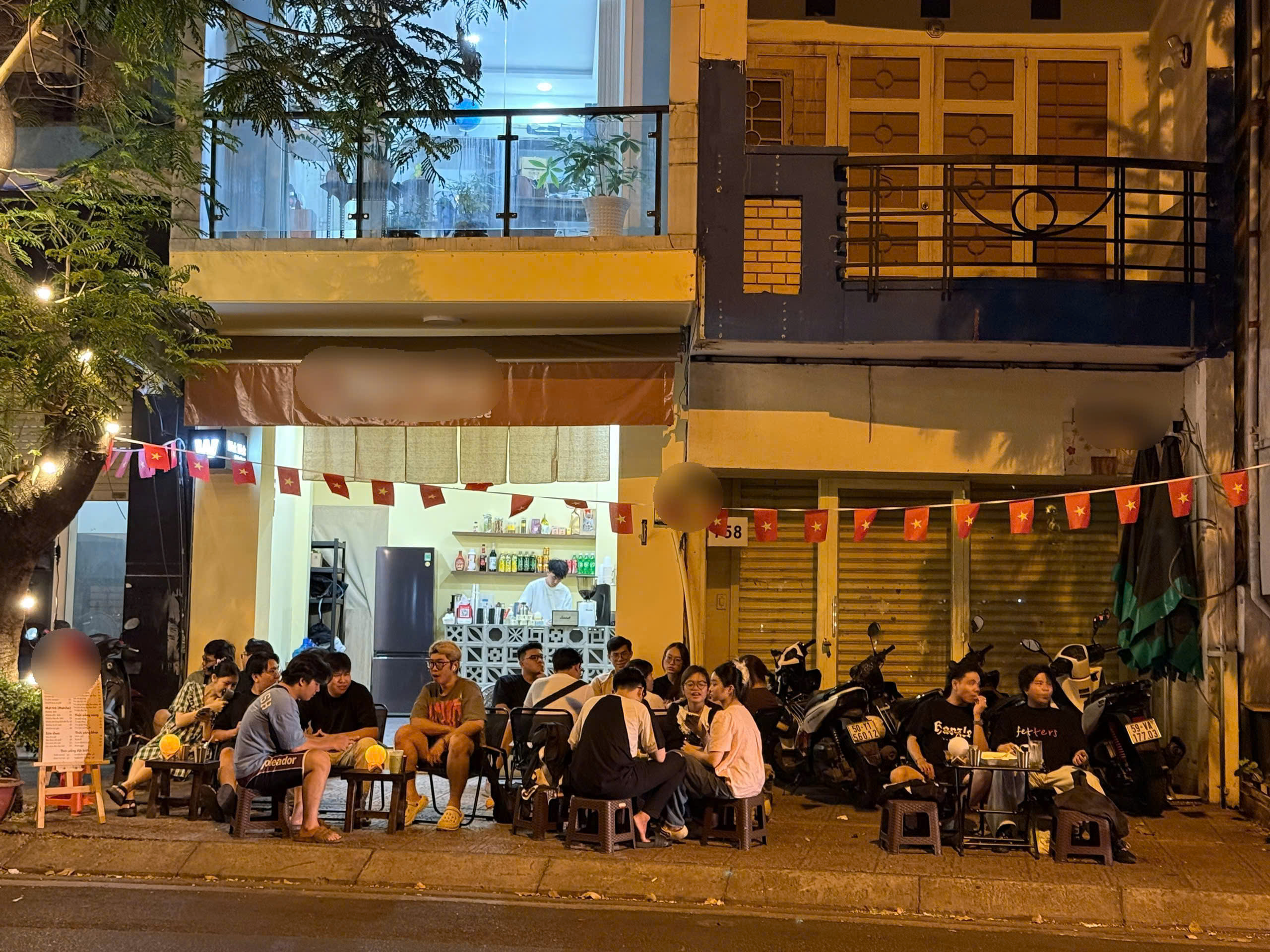Sang quán cafe mặt tiền đường lớn view bờ kè, Quận 3 