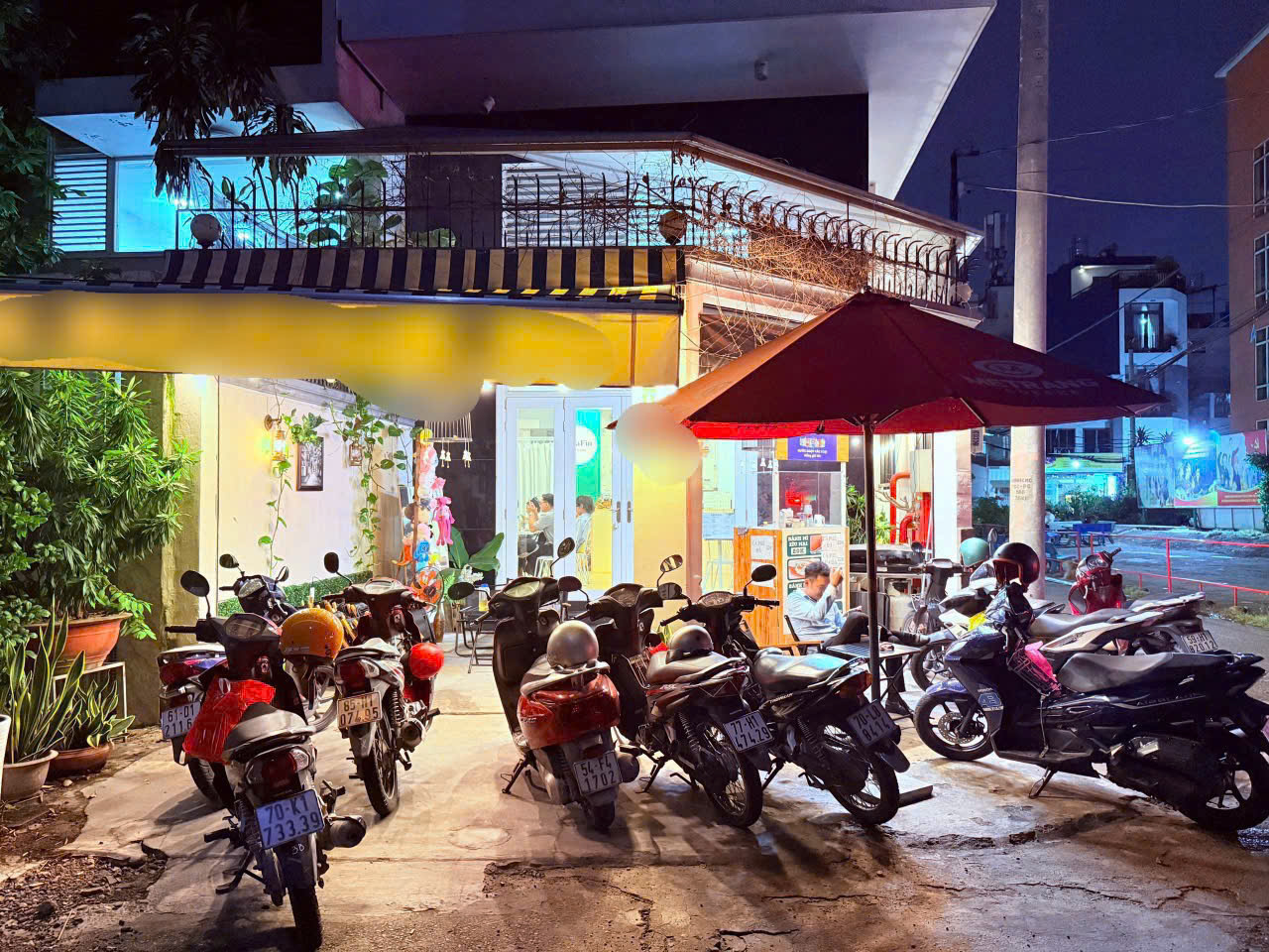 Sang quán cafe góc 2MT đẹp , p13 Tân Bình 