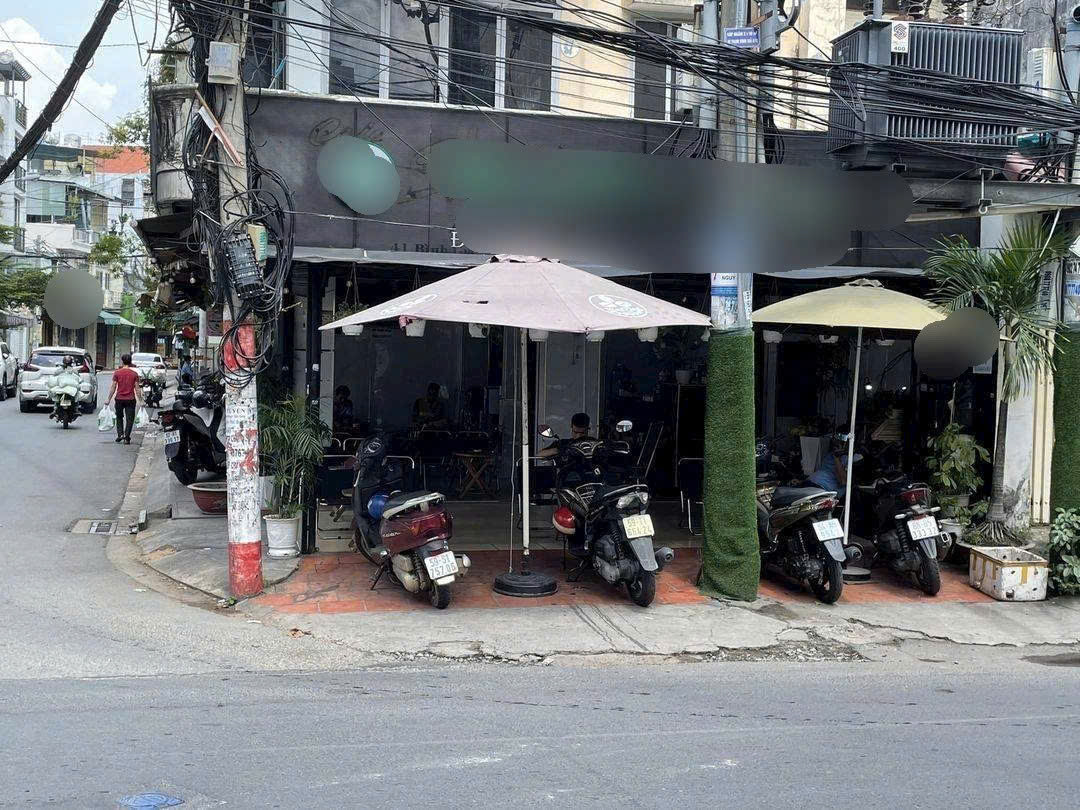 Sang quán cà phê góc 2 mặt tiền đẹp tại phường 13, Tân Bình. 