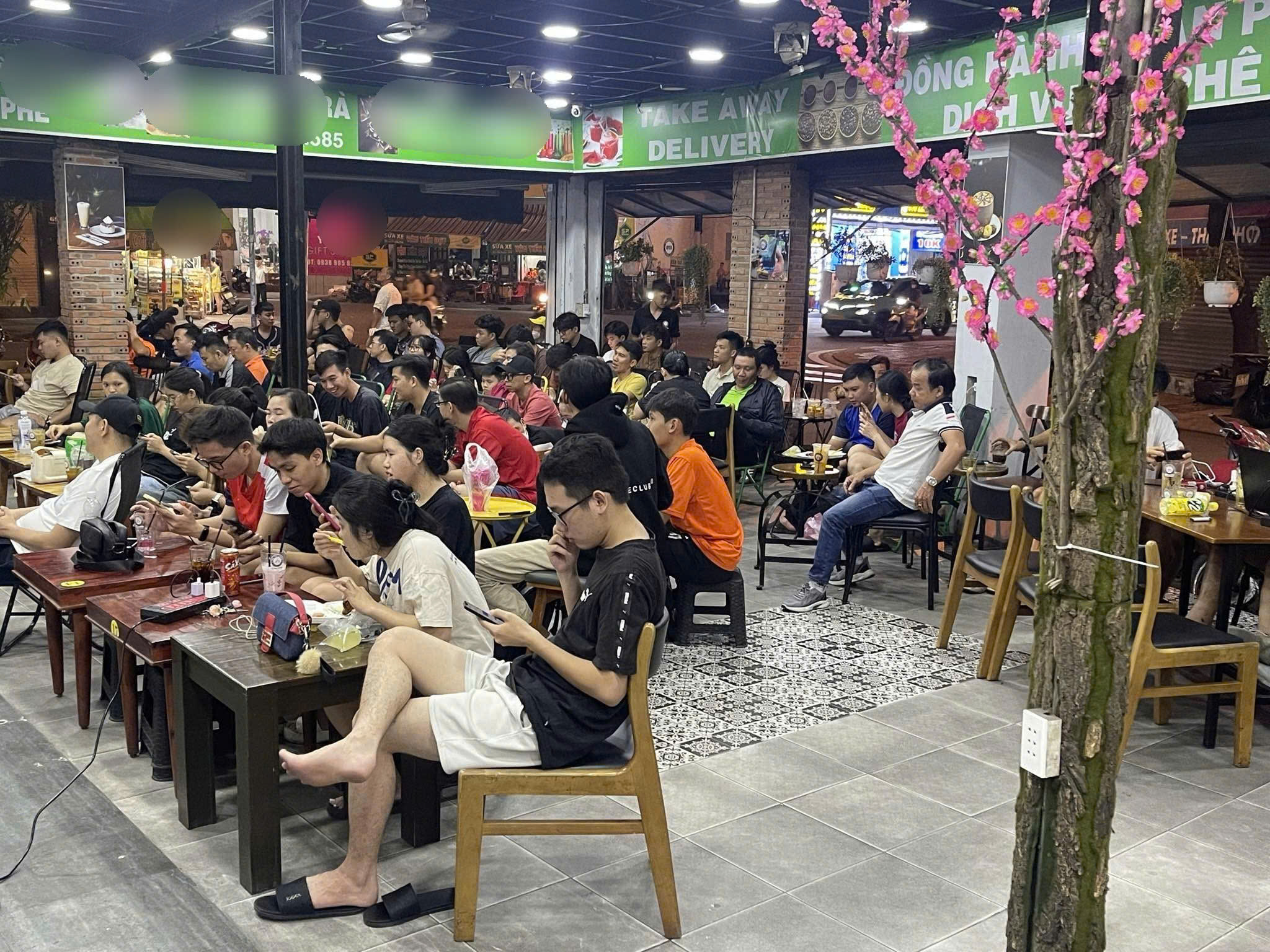 Sang quán cafe góc 2 mặt tiền vị trí đắc địa nhất khu vực Sân Bay, Quận Tân Bình 