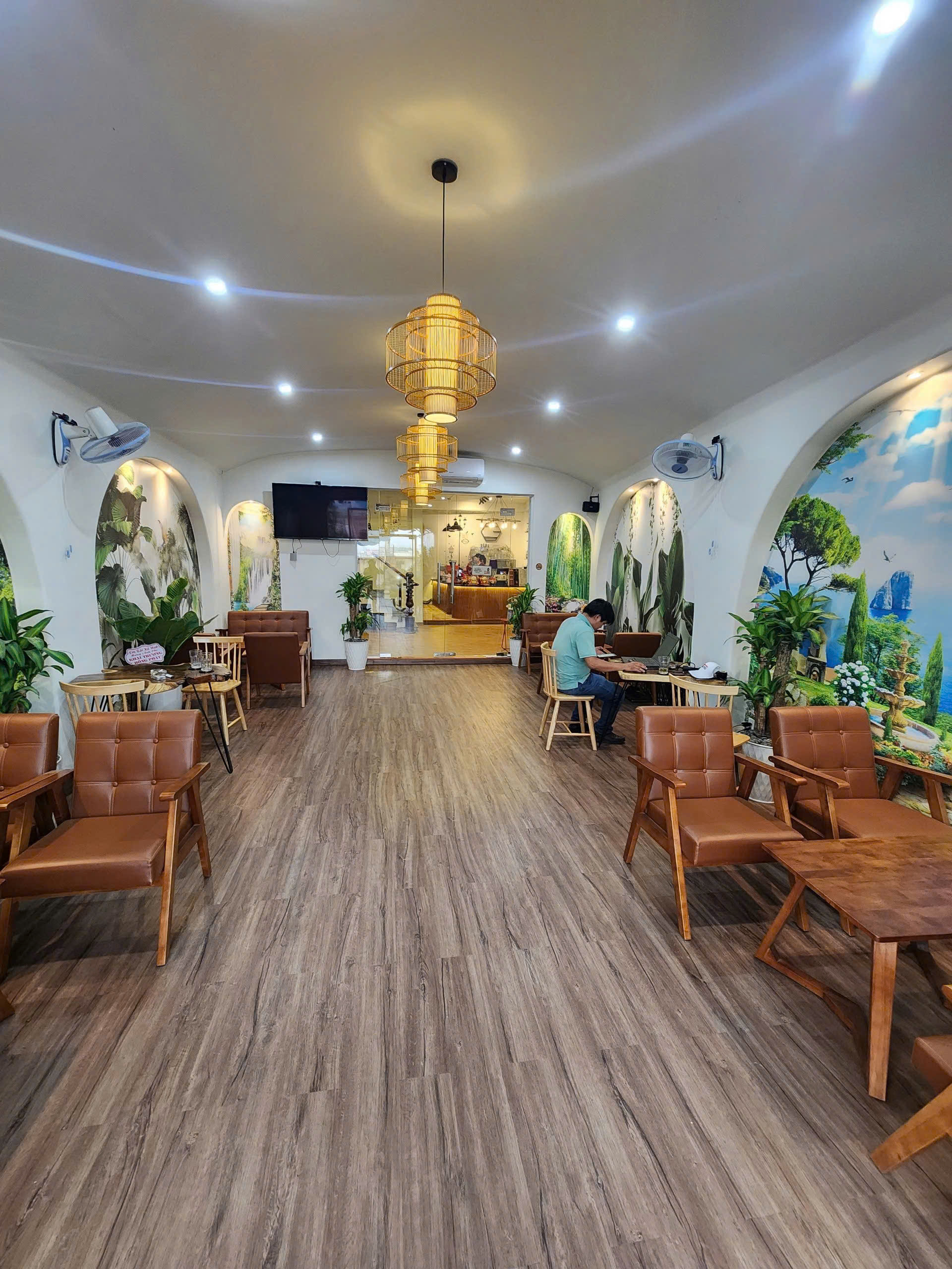 Sang quán cafe view máy bay mặt tiền đường lớn đẹp , Phường 15 , Quận Tân Bình 