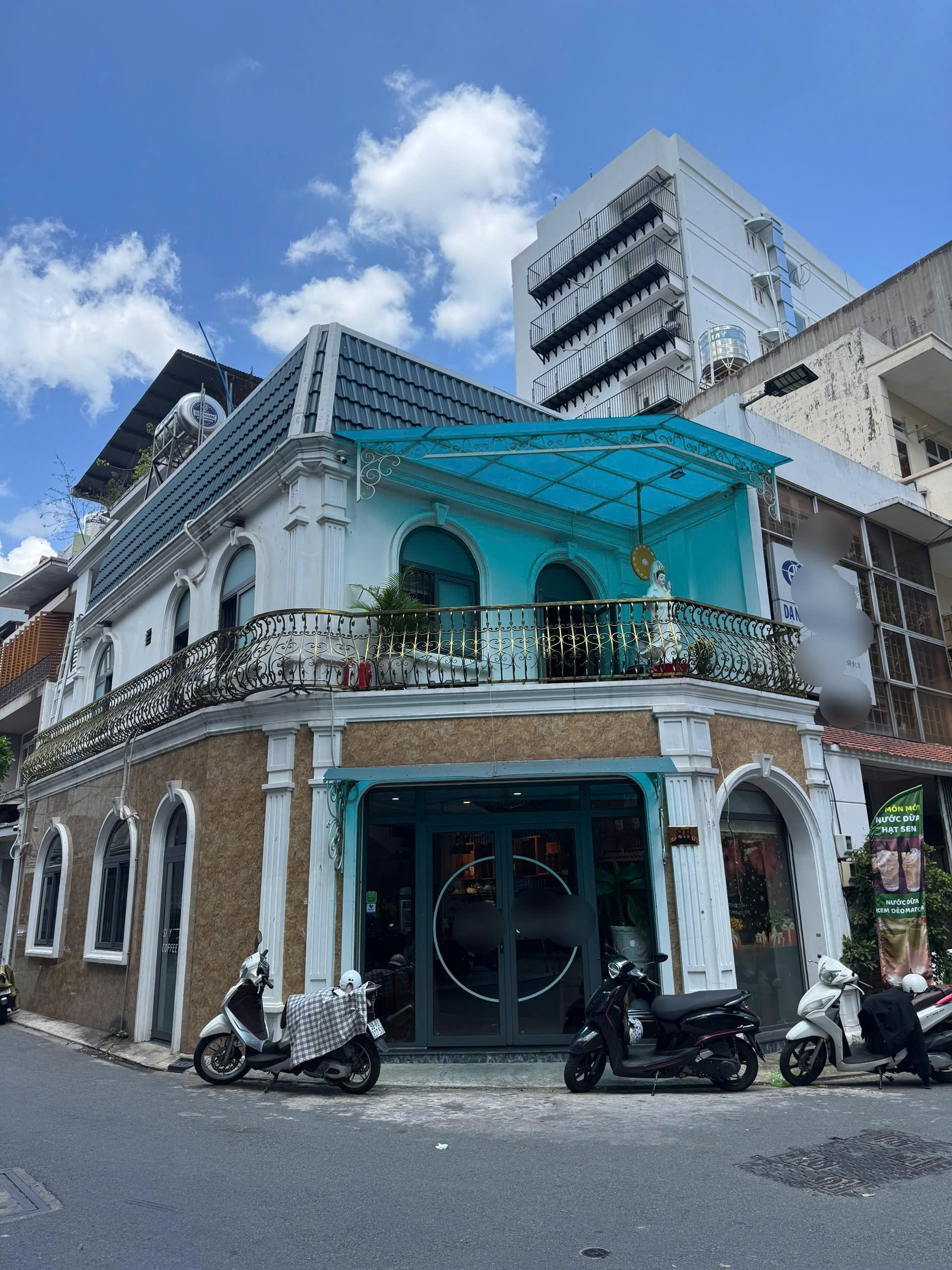 Sang quán cafe góc 2 mặt tiền khu văn phòng Tân Sơn Hòa, Tân Bình