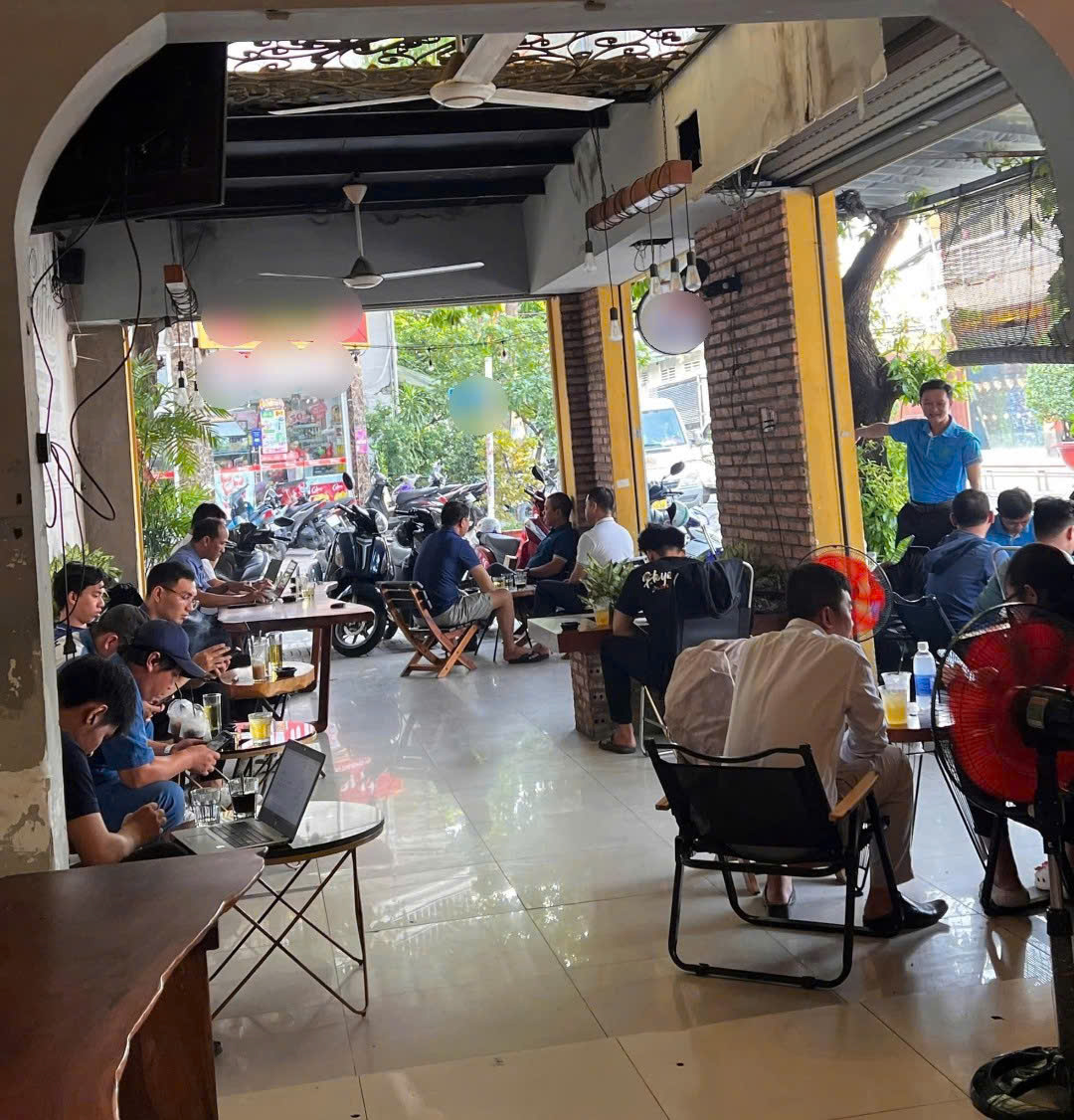 Sang quán cafe đẹp góc 2MT phường 13, Tân Bình