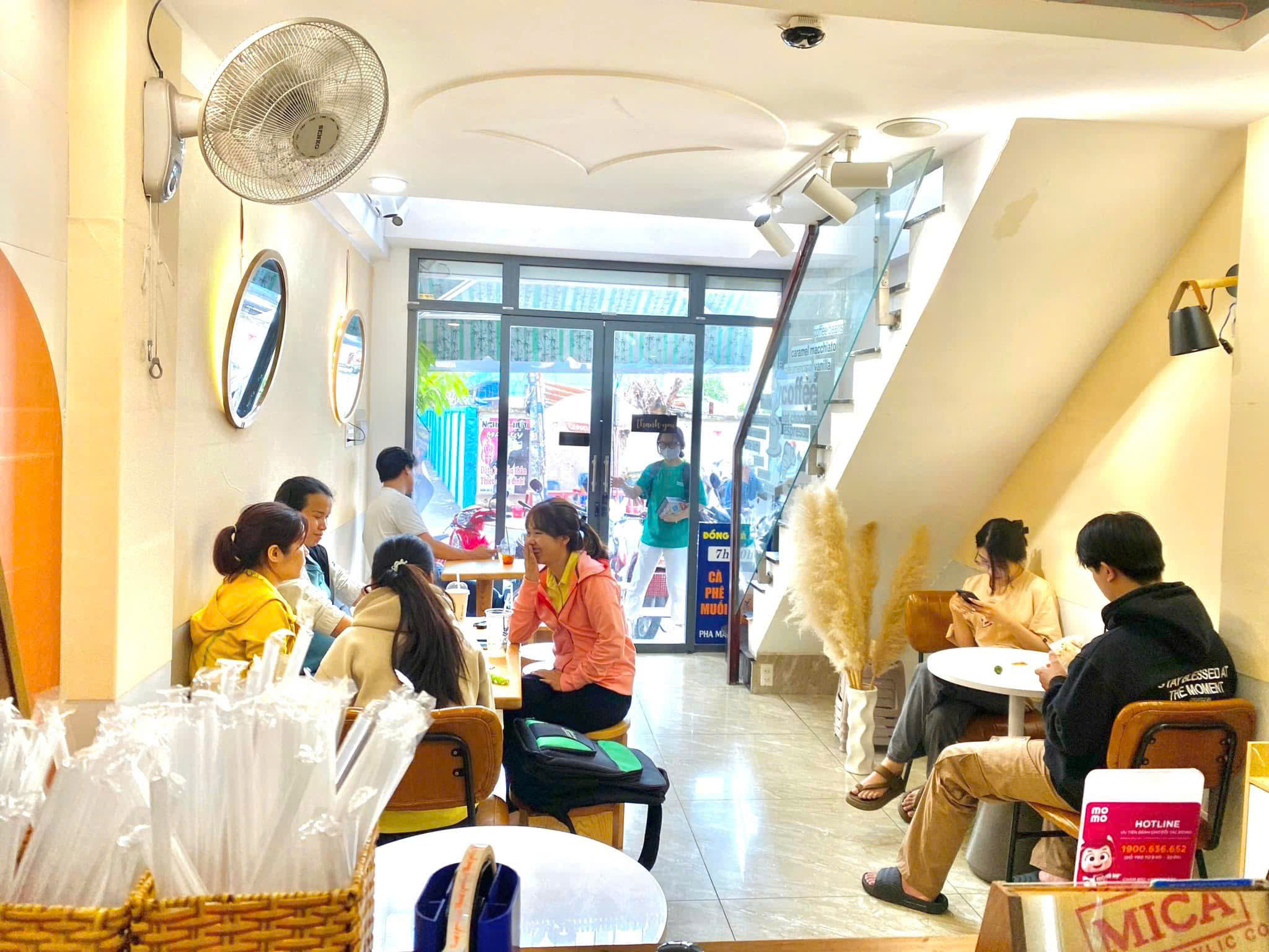 Sang nhượng Quán cà phê và trà lượng khách ổn định doanh thu trung bình 3tr/ ngày luôn cả 3 app 