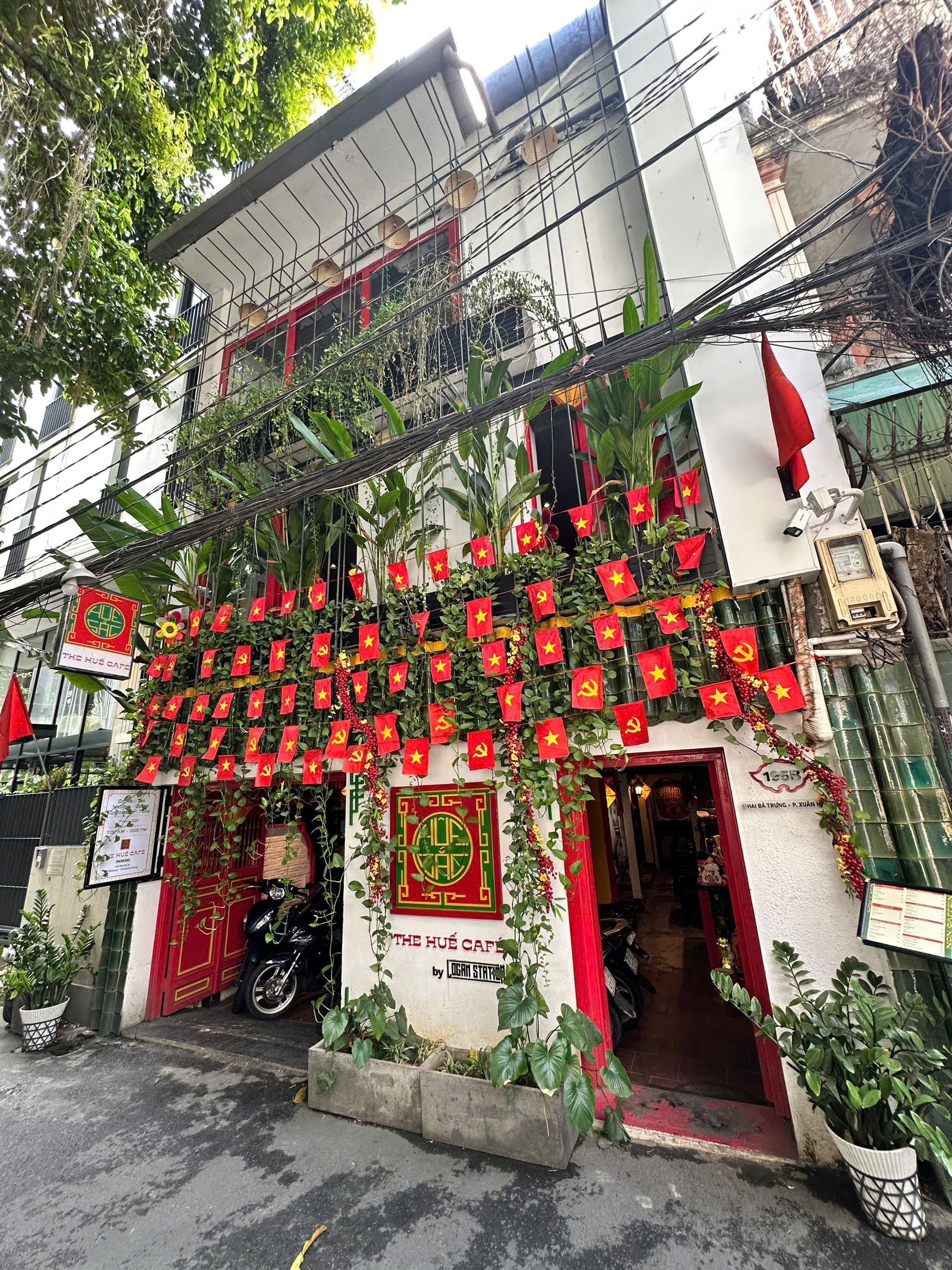 SANG NHANH QUÁN CÀ PHÊ PHONG CÁCH HUẾ – TRUNG TÂM QUẬN 3 