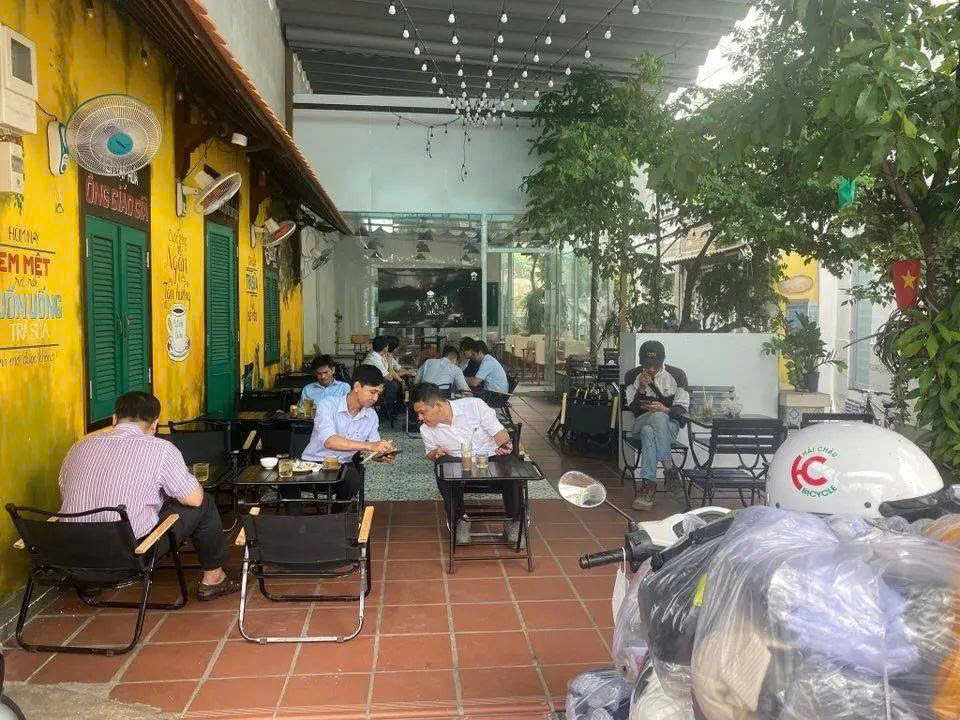 SANG GẤP QUÁN CAFE SÂN VƯỜN + MÁY LẠNH