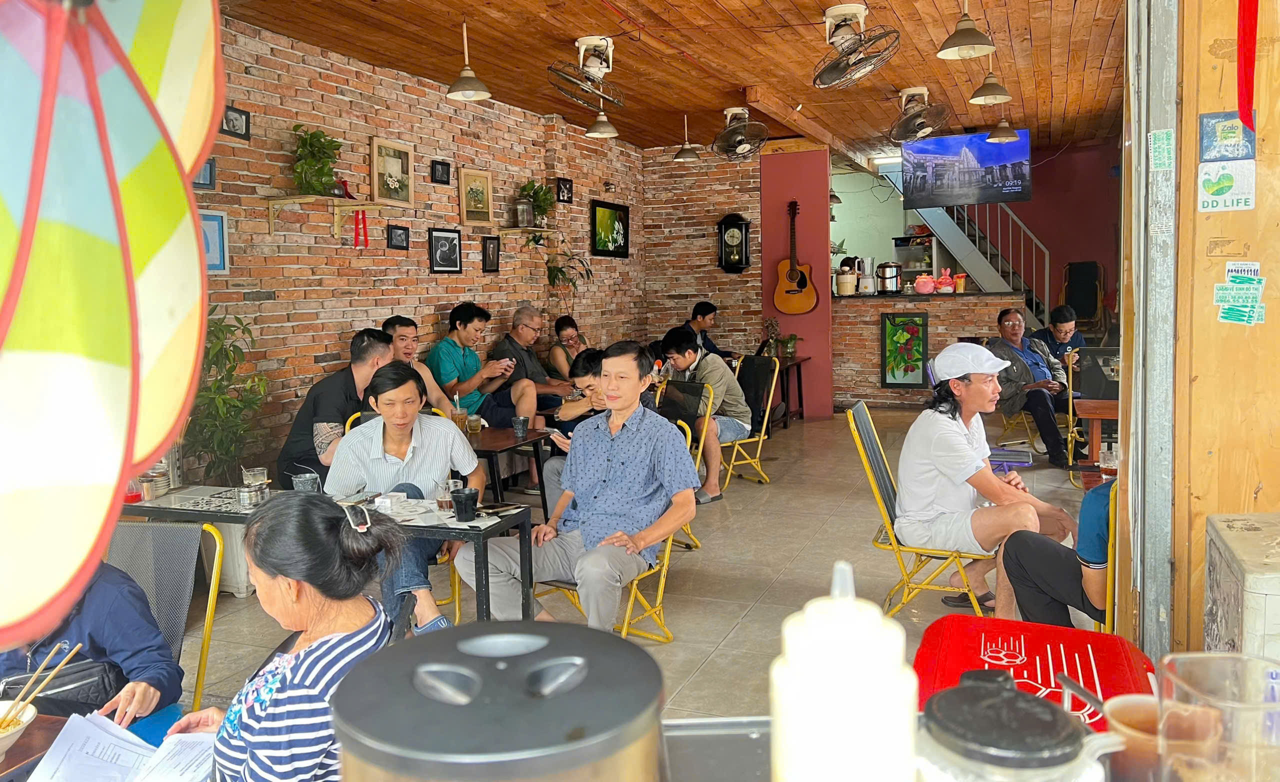 Nhượng lại quán cafe góc 2 mặt tiền đường lớn, Tân Phú 