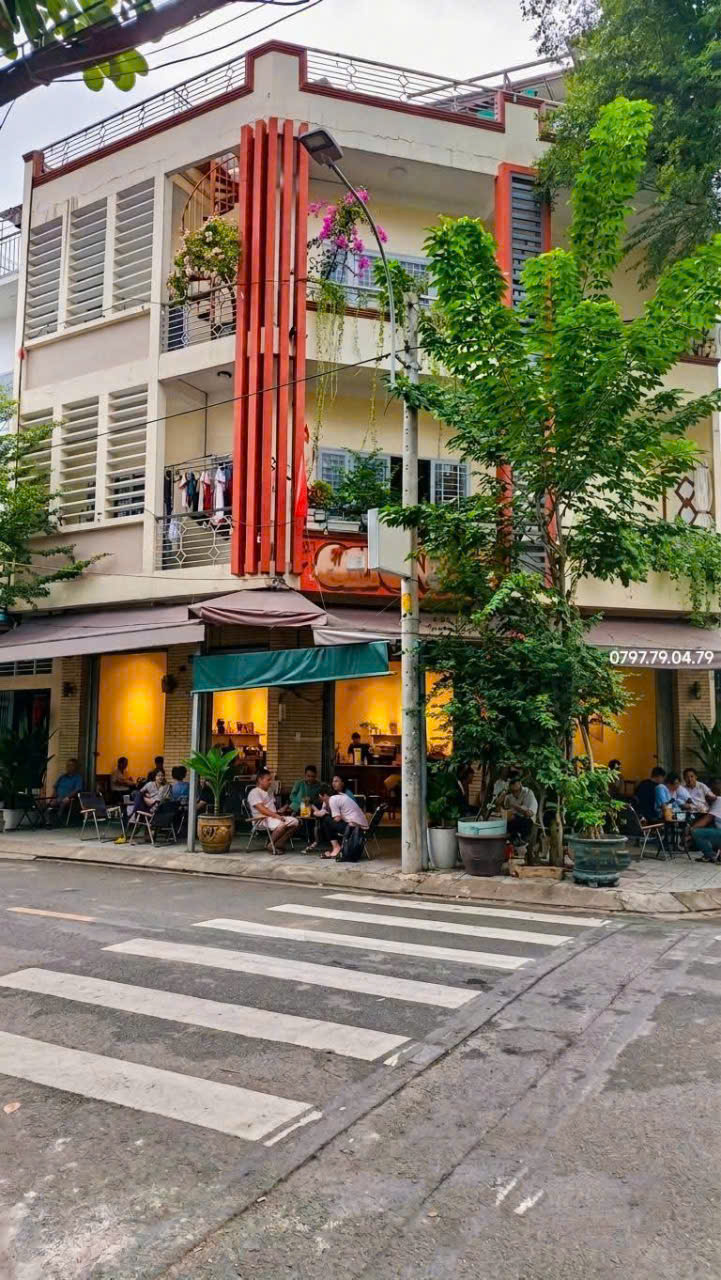 SANG QUÁN CAFE 2 MẶT TIỀN TÂN PHÚ